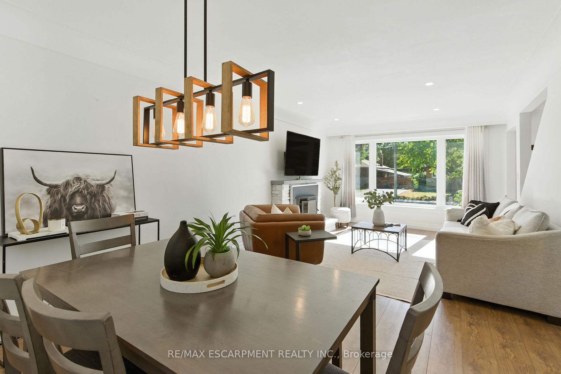 Photo 11 of 139 Toby Crescent, Hamilton, Huntington — HOMEH