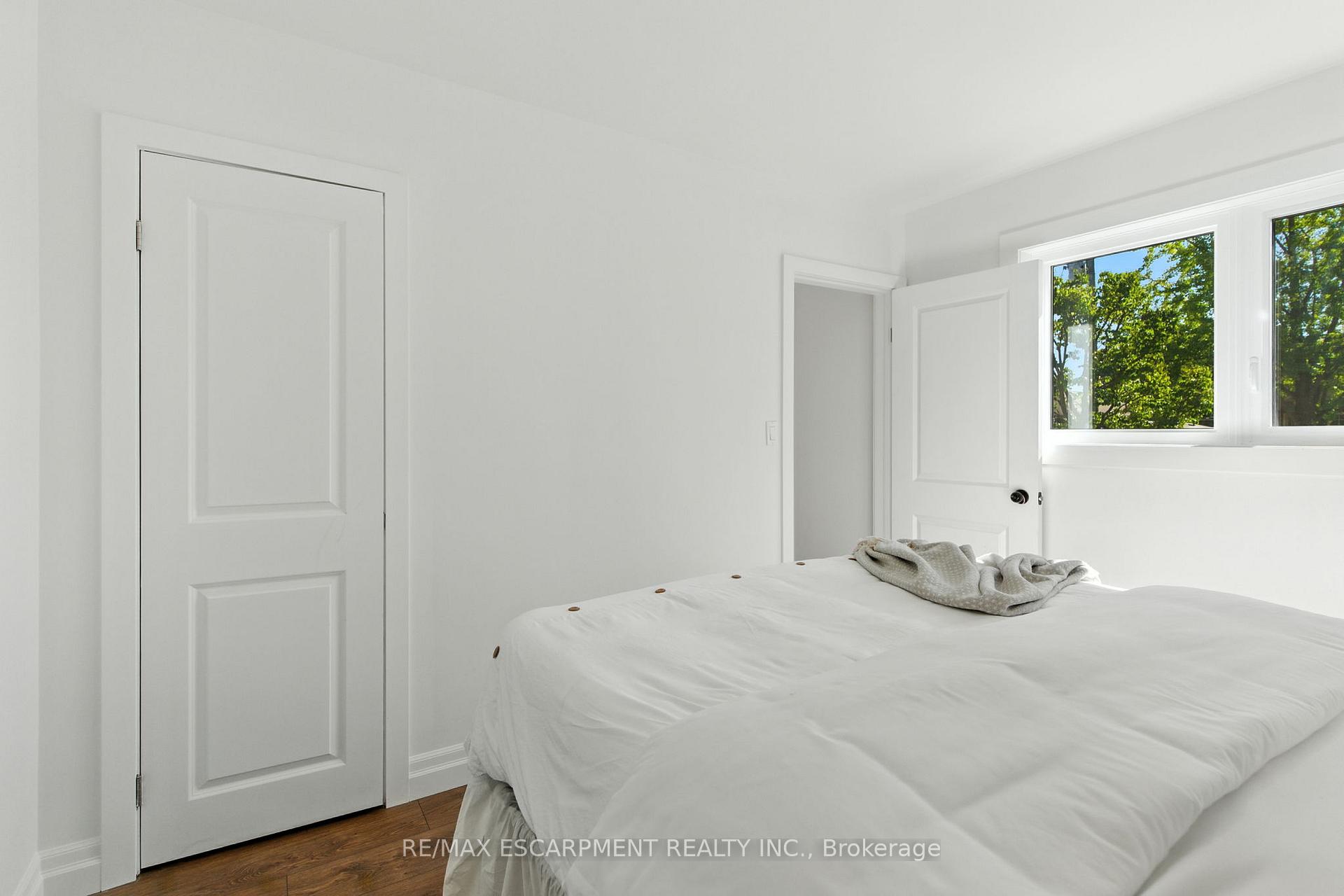 Photo 18 of 139 Toby Crescent, Hamilton, Huntington — HOMEH