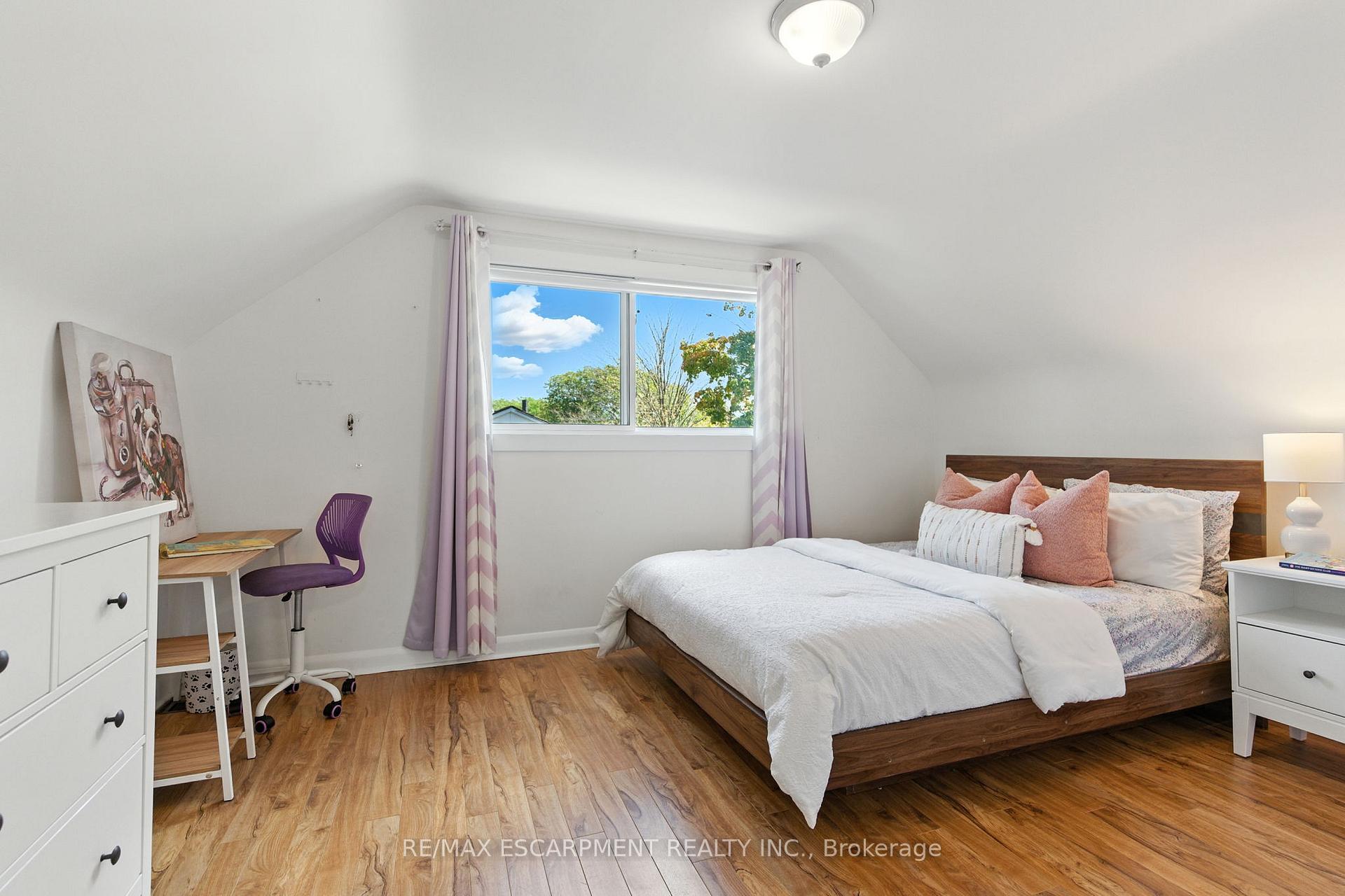 Photo 20 of 139 Toby Crescent, Hamilton, Huntington — HOMEH