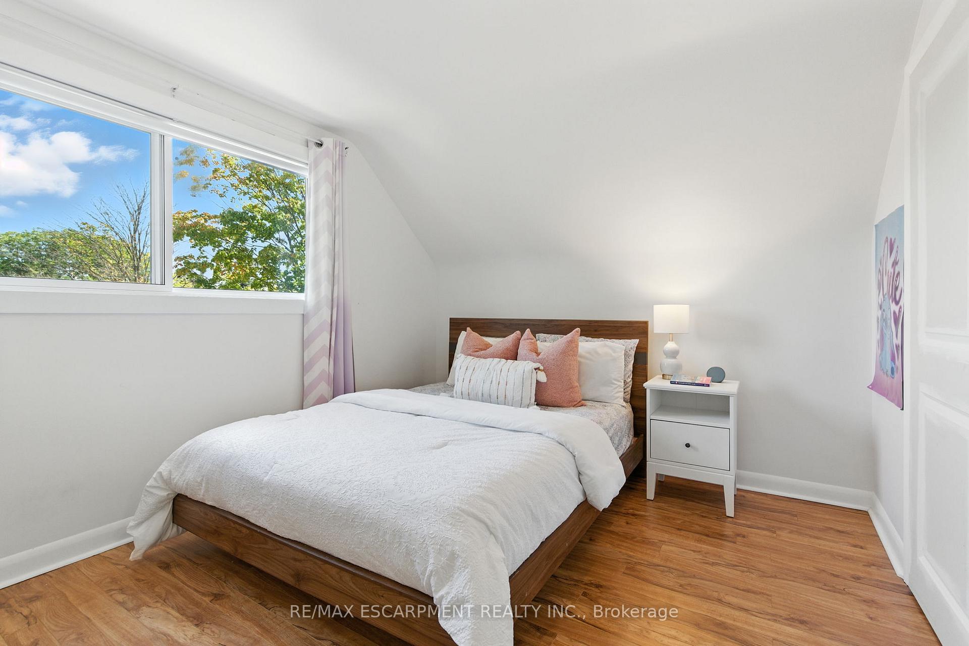 Photo 21 of 139 Toby Crescent, Hamilton, Huntington — HOMEH