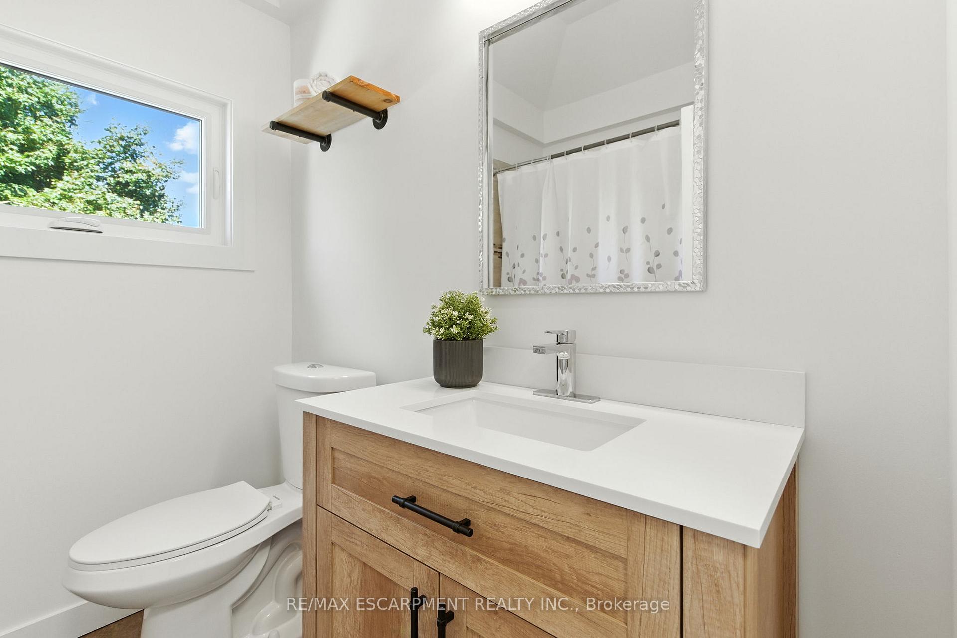 Photo 23 of 139 Toby Crescent, Hamilton, Huntington — HOMEH