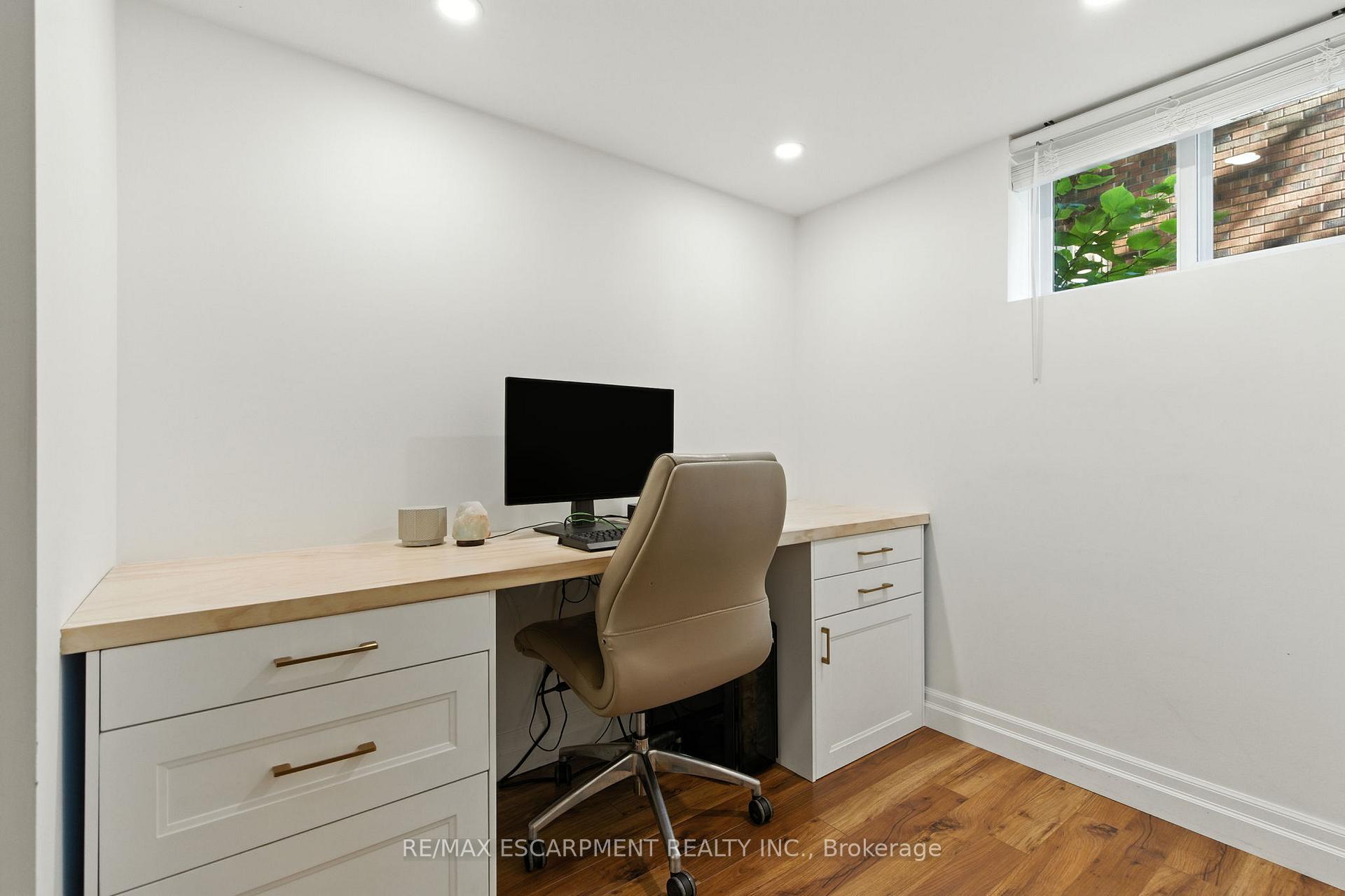 Photo 32 of 139 Toby Crescent, Hamilton, Huntington — HOMEH