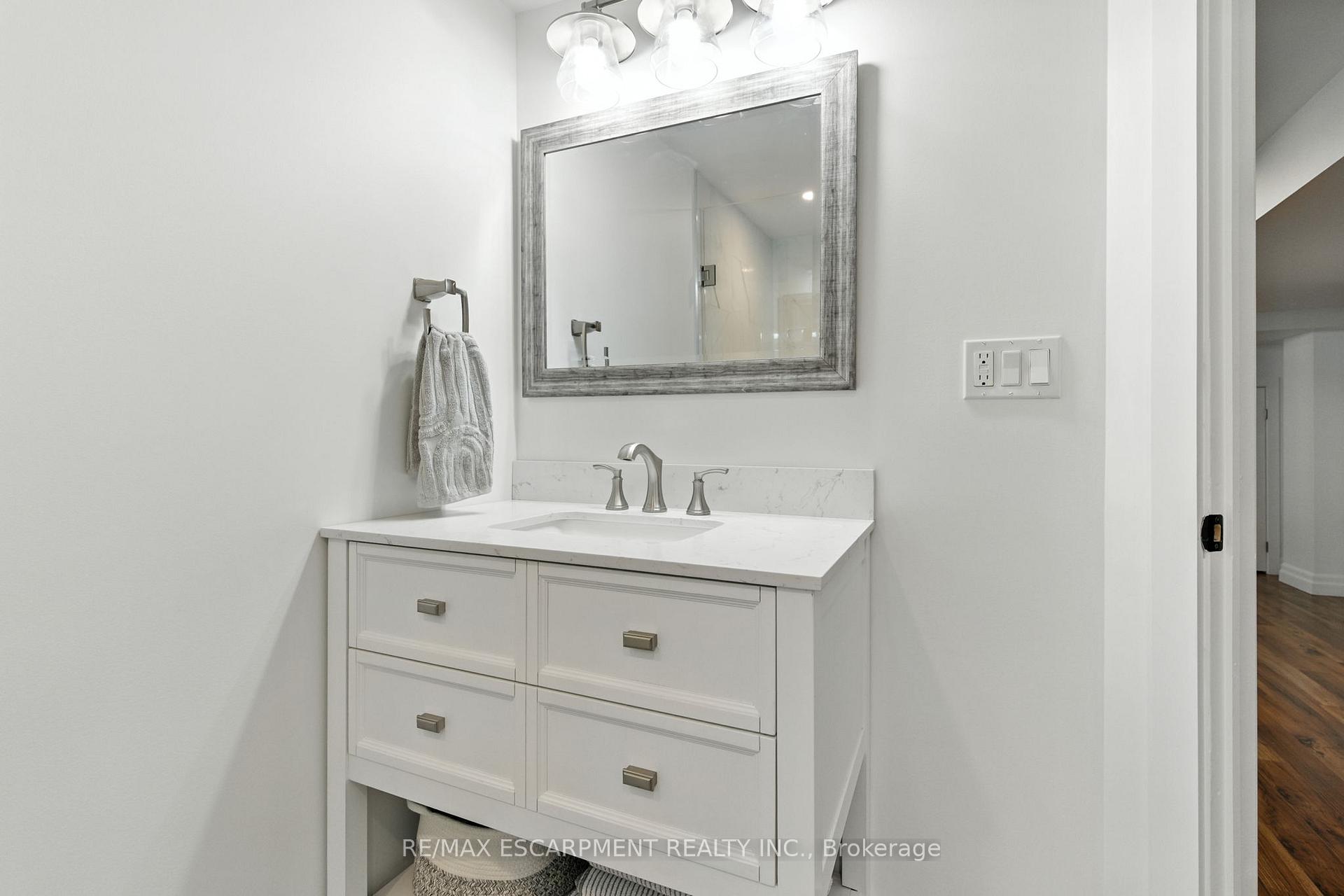 Photo 35 of 139 Toby Crescent, Hamilton, Huntington — HOMEH