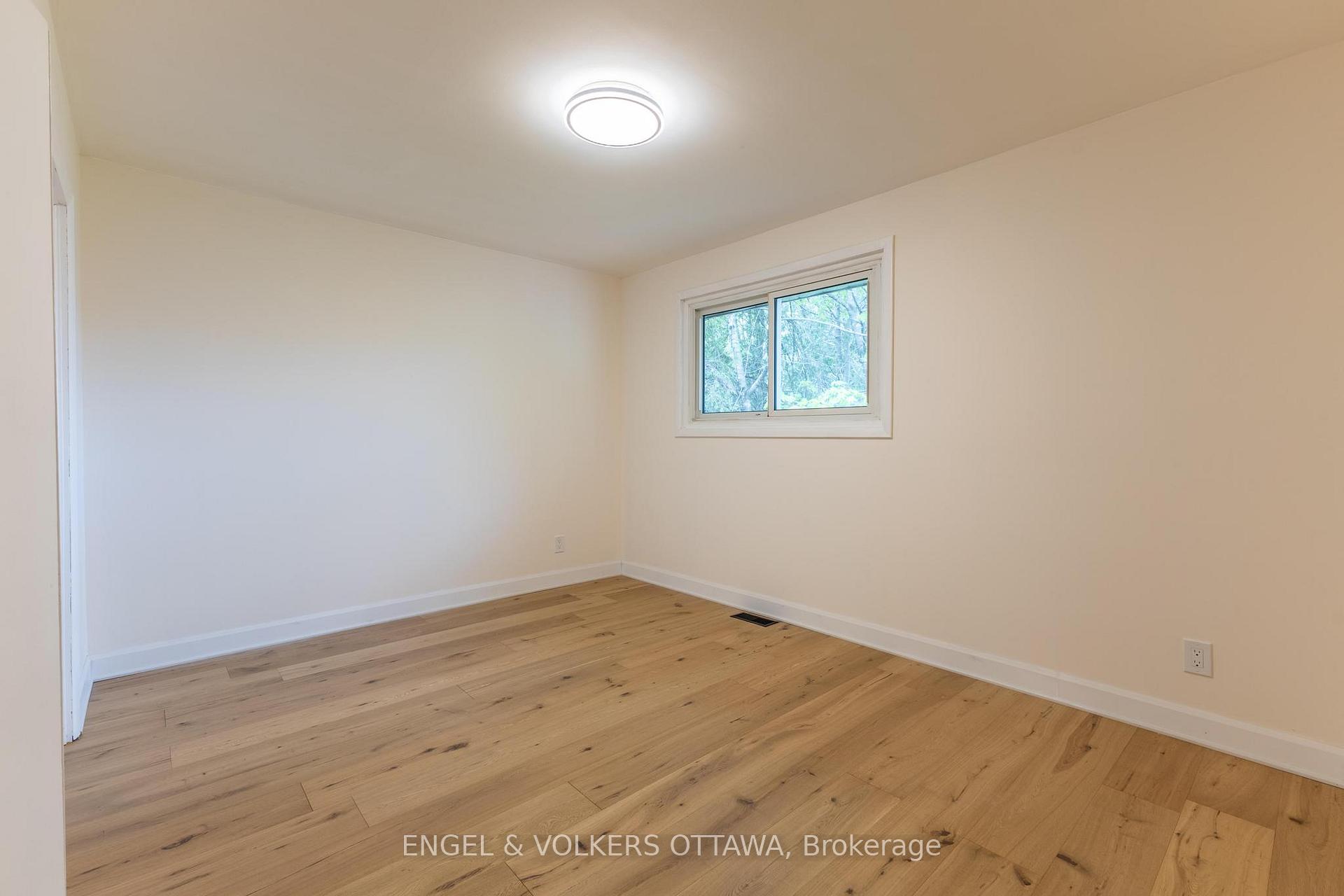 Photo 14 of 89 Munro Street, Carleton Place — HOMEH
