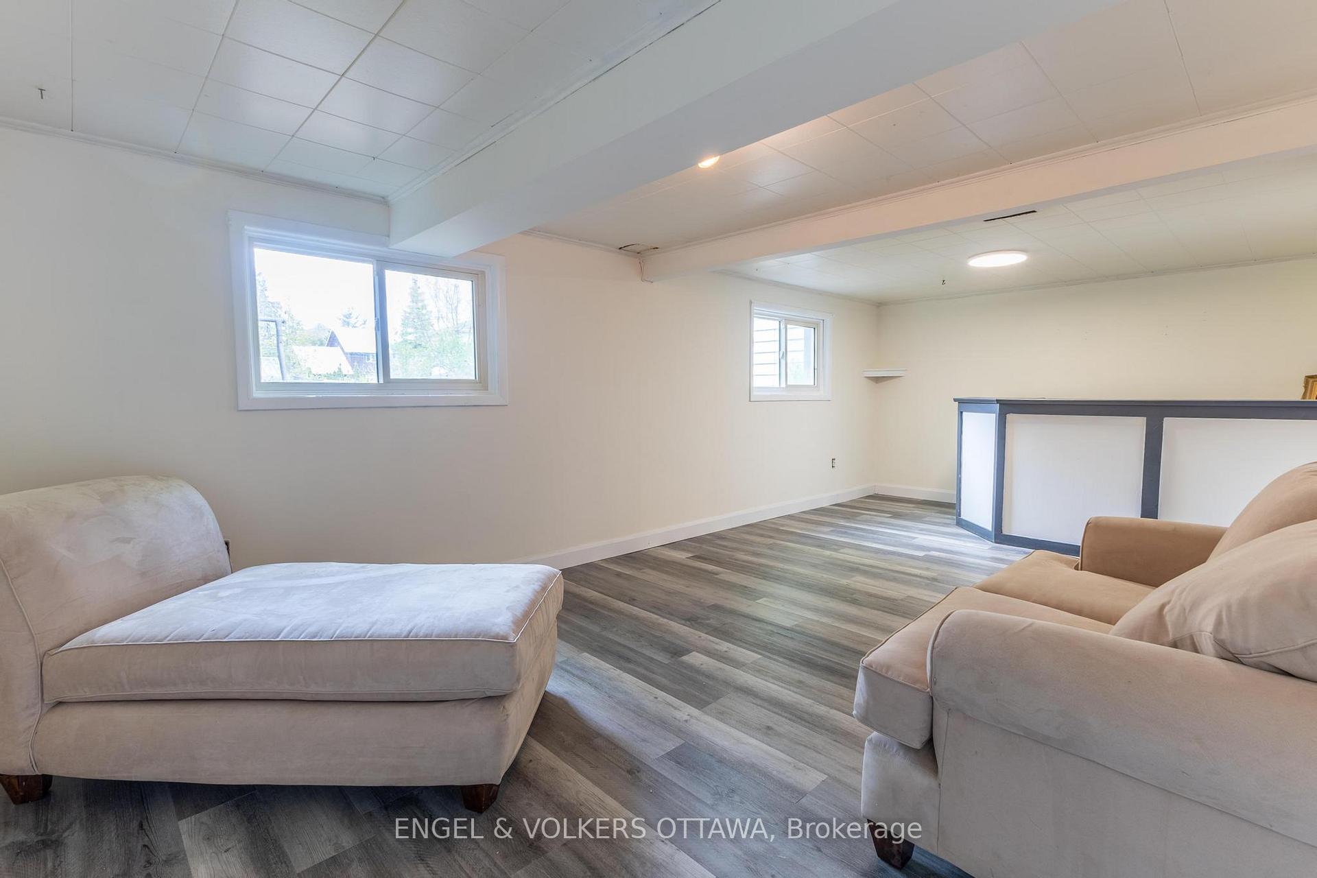 Photo 22 of 89 Munro Street, Carleton Place — HOMEH