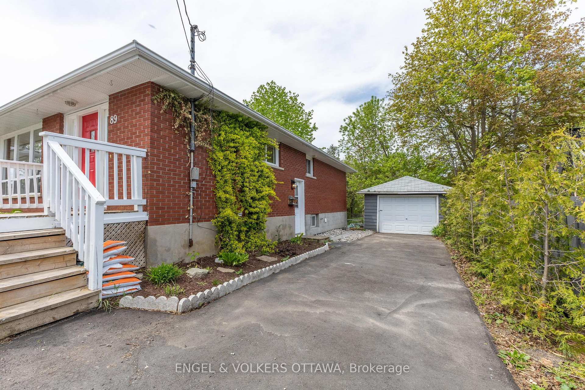 Photo 23 of 89 Munro Street, Carleton Place — HOMEH