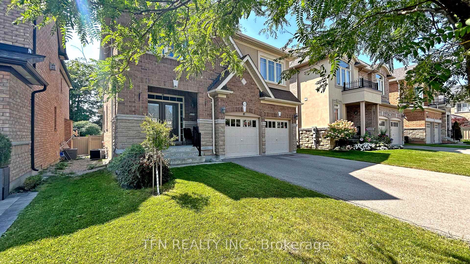 Photo 2 of 559 Valley Vista Drive, Vaughan, Patterson — HOMEH