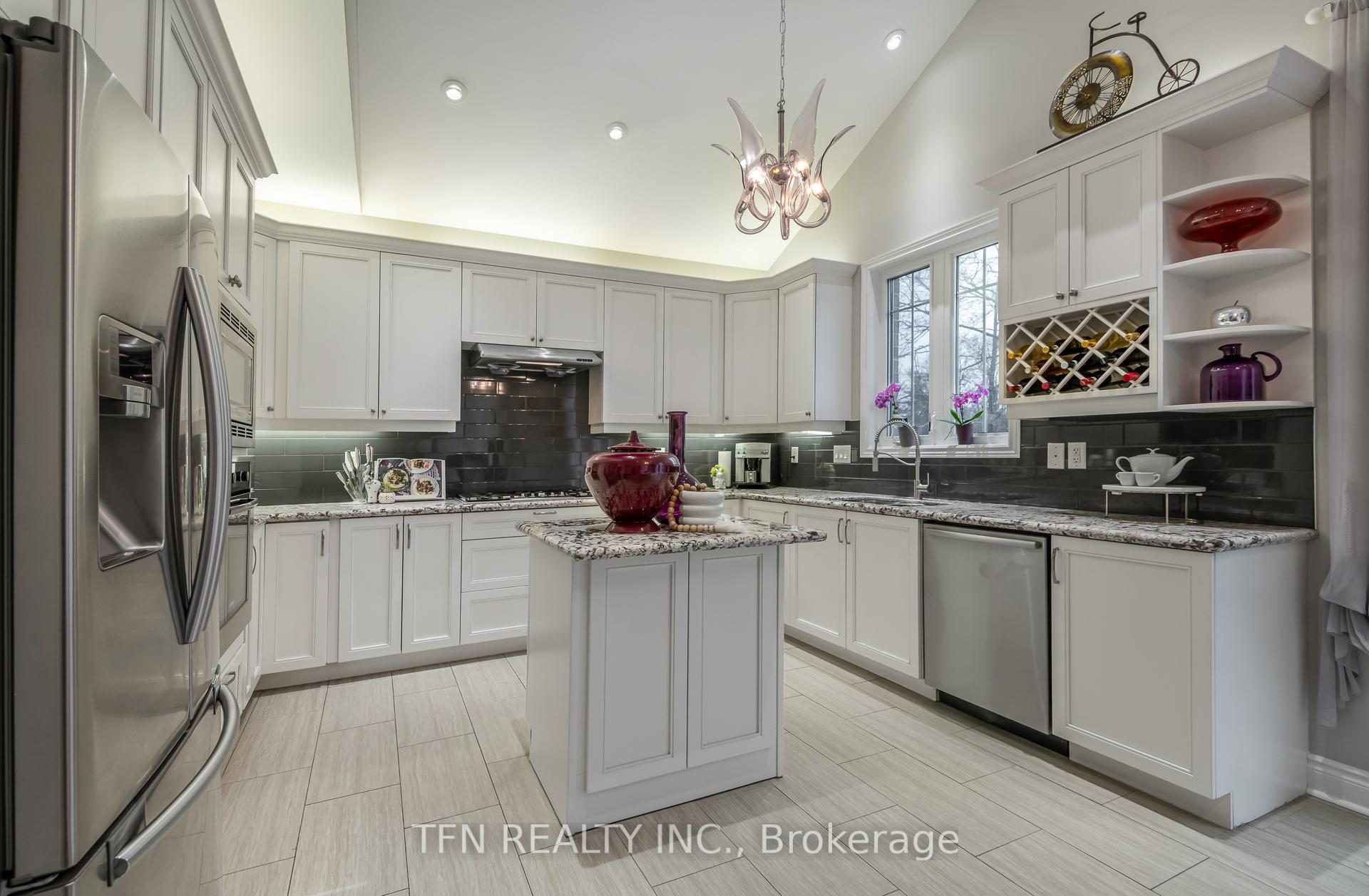 Photo 14 of 559 Valley Vista Drive, Vaughan, Patterson — HOMEH
