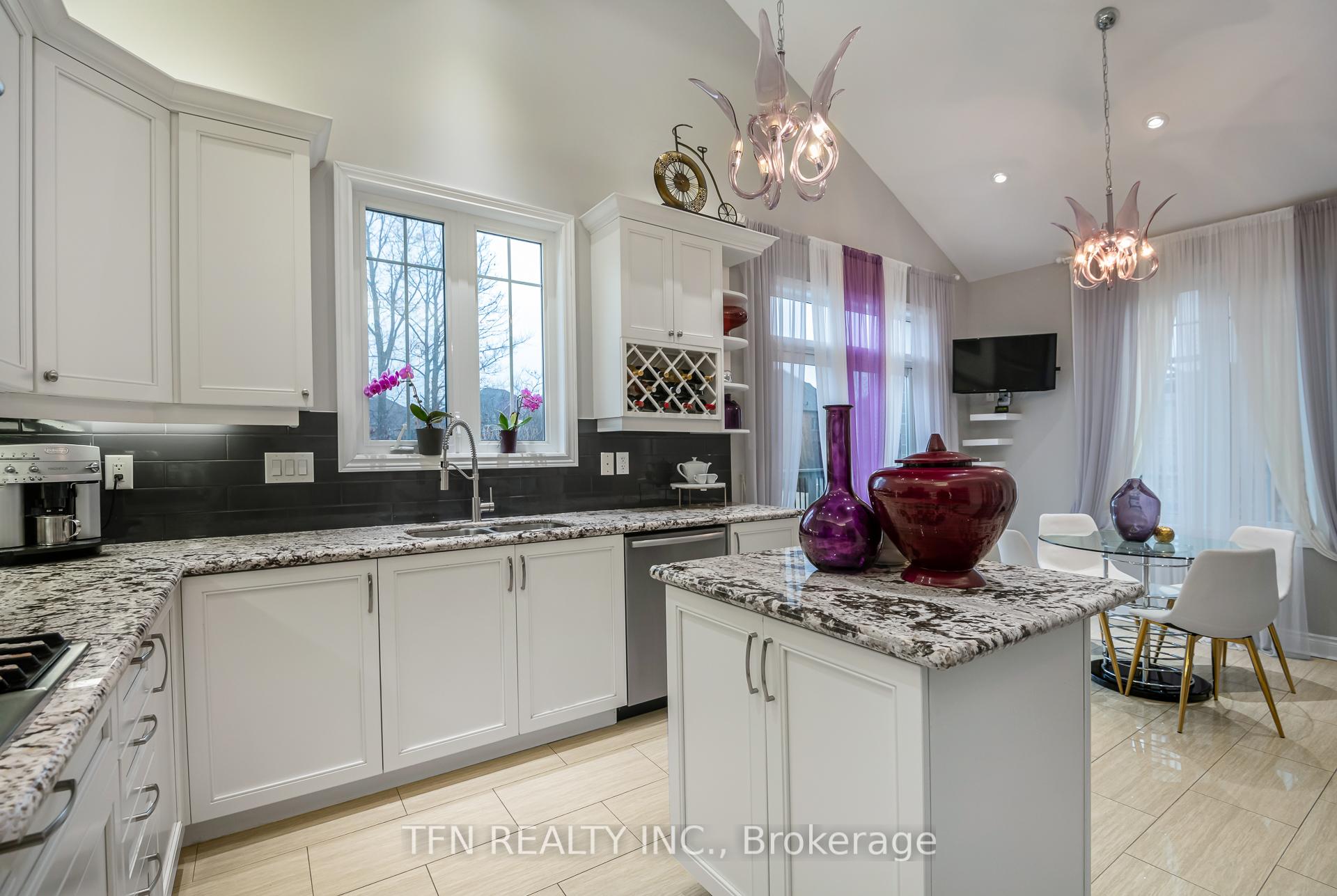 Photo 15 of 559 Valley Vista Drive, Vaughan, Patterson — HOMEH
