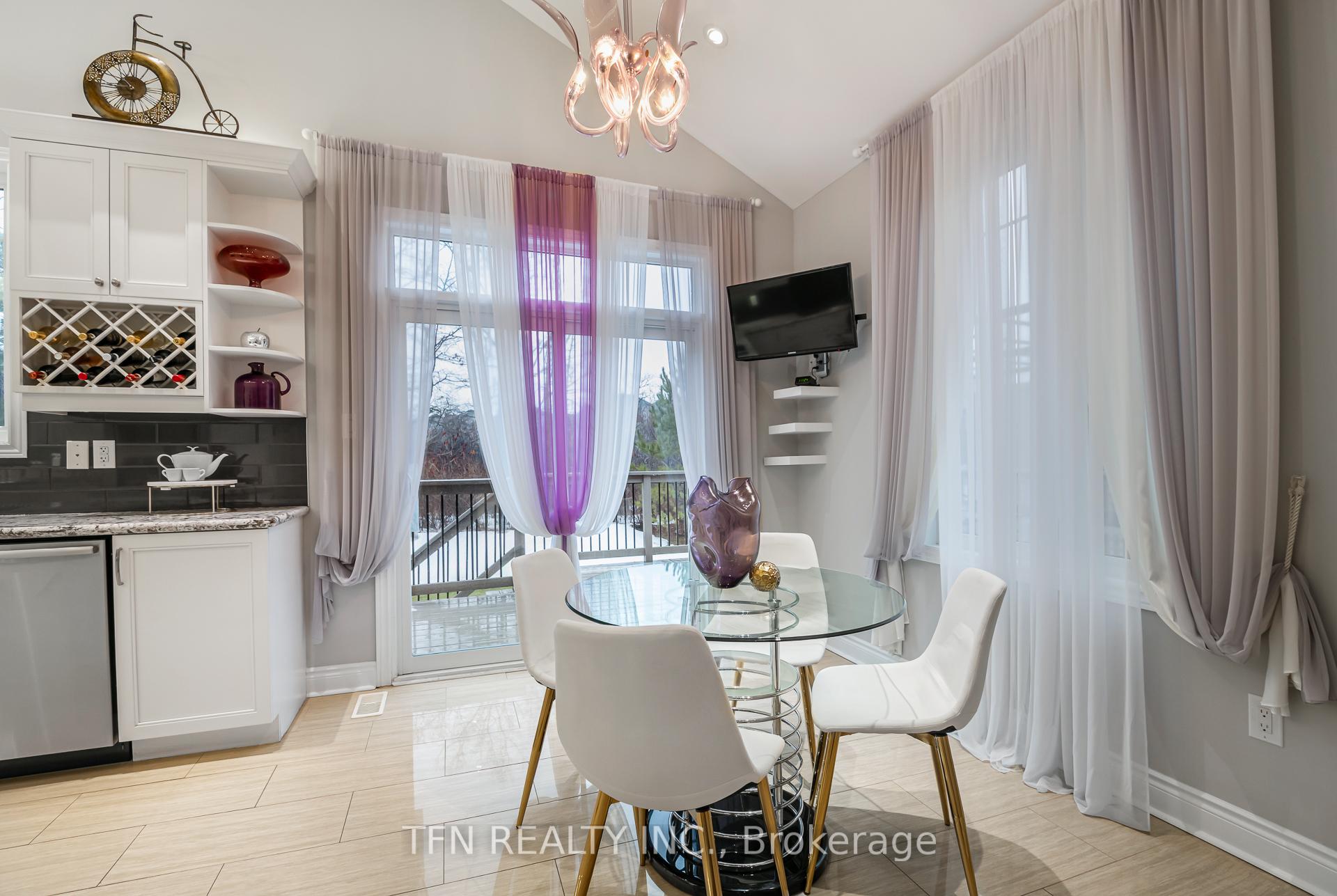 Photo 18 of 559 Valley Vista Drive, Vaughan, Patterson — HOMEH