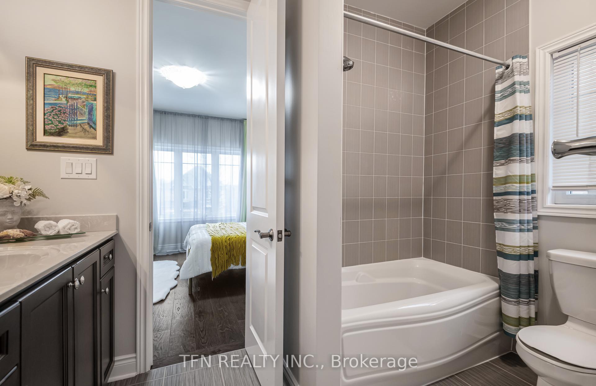 Photo 38 of 559 Valley Vista Drive, Vaughan, Patterson — HOMEH