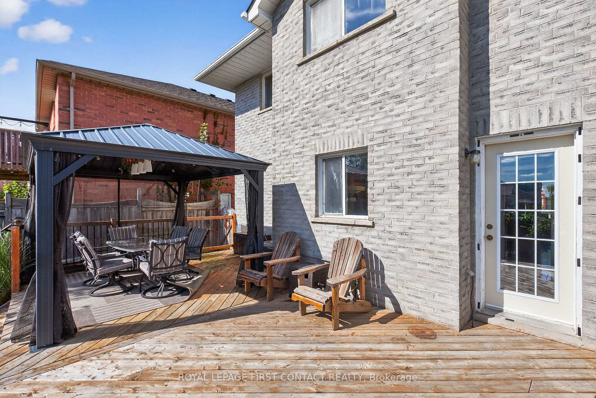 Photo 12 of 122 Northview Crescent, Barrie, Northwest — HOMEH