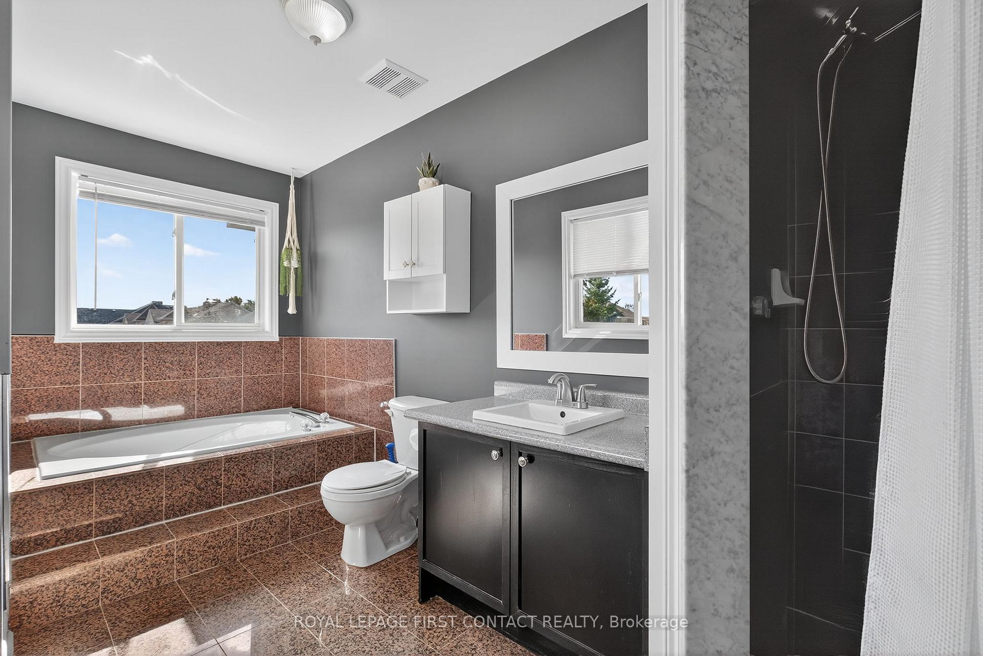 Photo 20 of 122 Northview Crescent, Barrie, Northwest — HOMEH