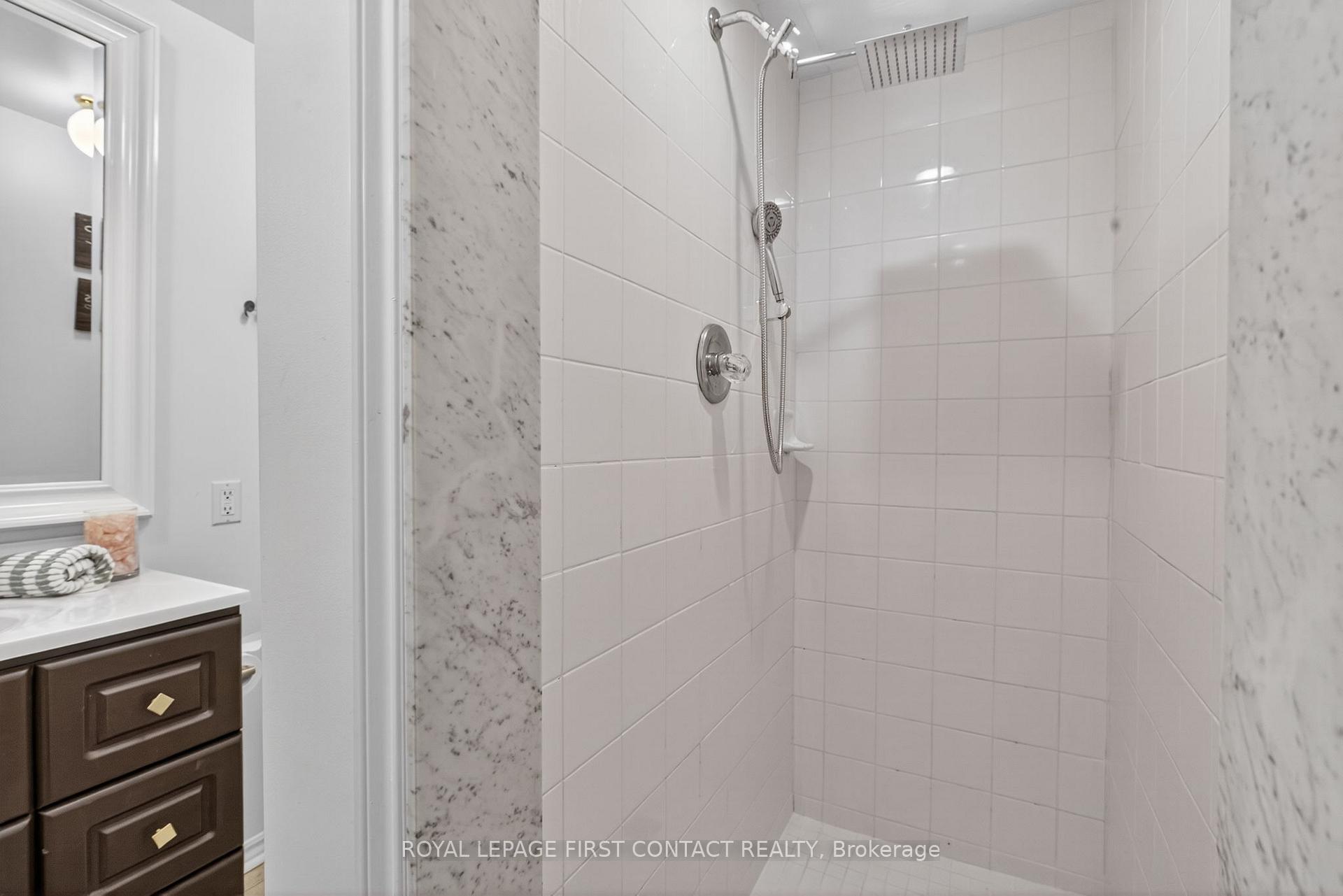 Photo 29 of 122 Northview Crescent, Barrie, Northwest — HOMEH