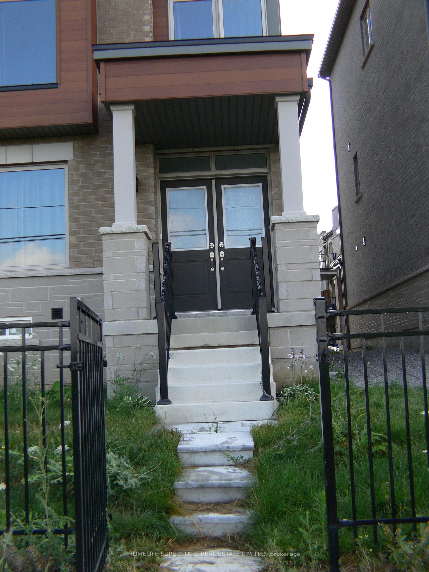 Photo 6 of 95 Donald Ficht Crescent, Brampton, Northwest Brampton — HOMEH