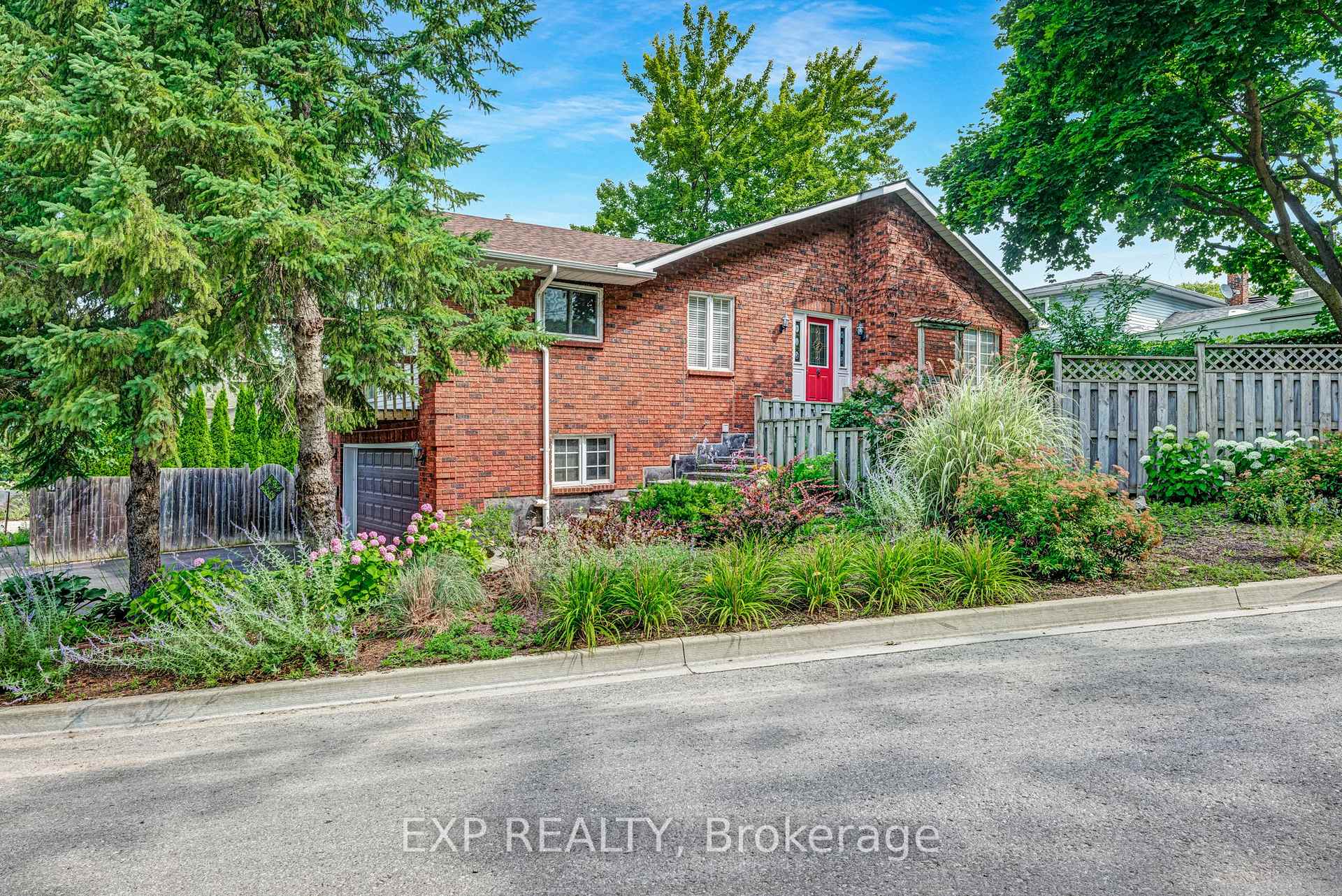 Photo 2 of 36 Brennan Avenue, Barrie, South Shore — HOMEH