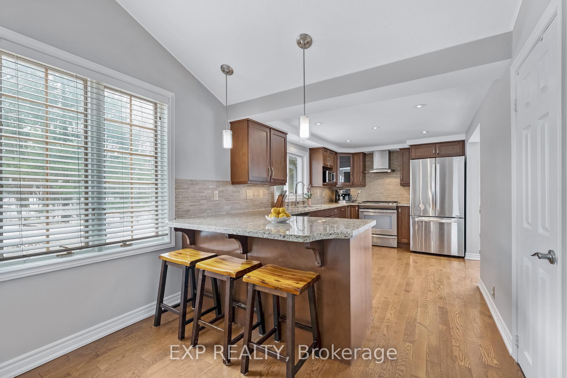 Photo 4 of 36 Brennan Avenue, Barrie, South Shore — HOMEH