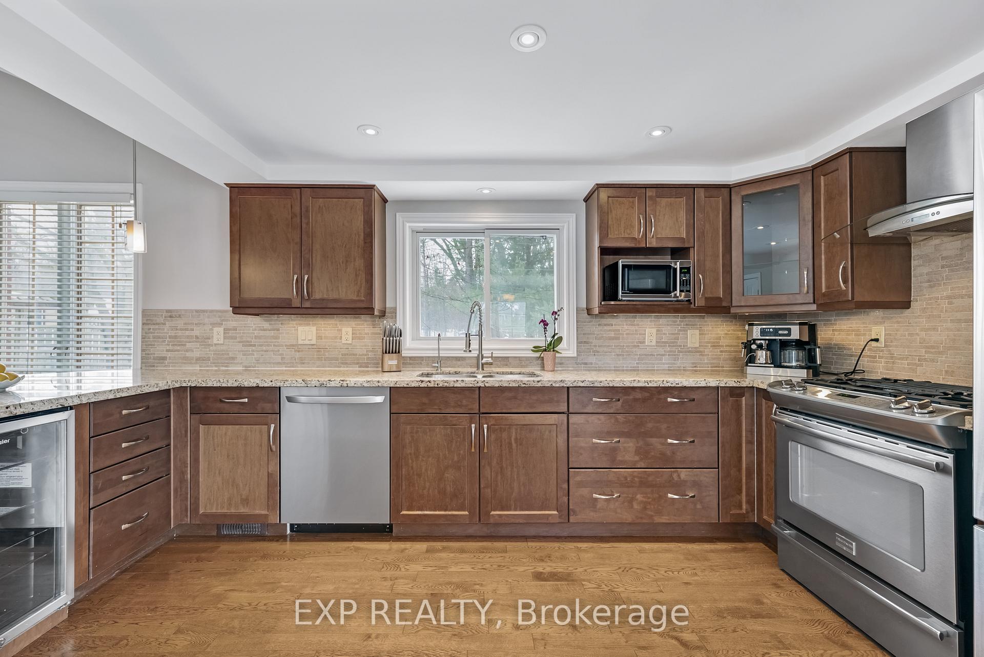 Photo 6 of 36 Brennan Avenue, Barrie, South Shore — HOMEH