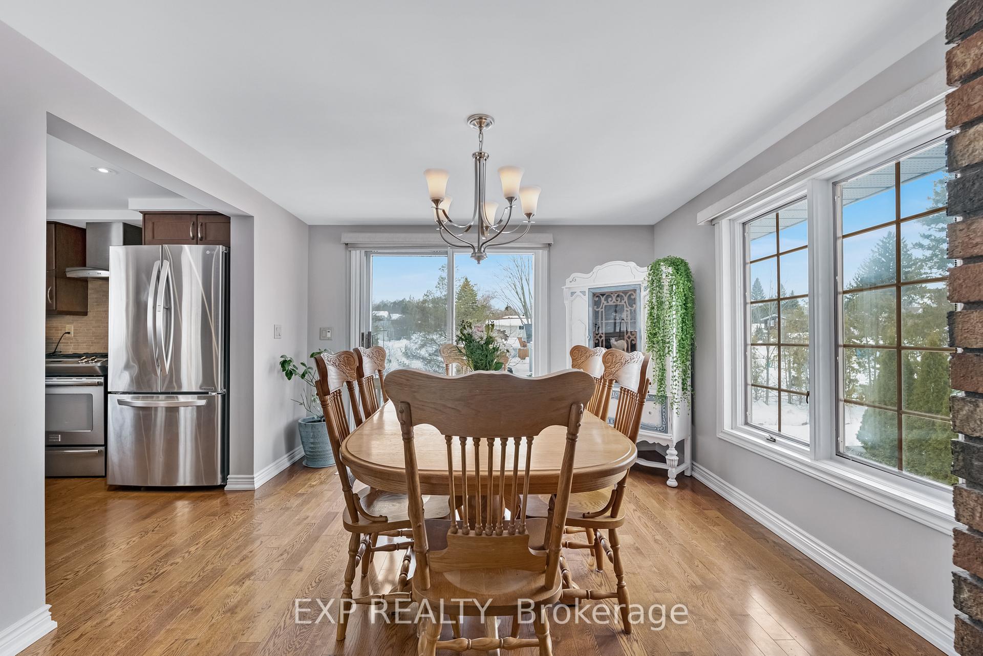 Photo 10 of 36 Brennan Avenue, Barrie, South Shore — HOMEH