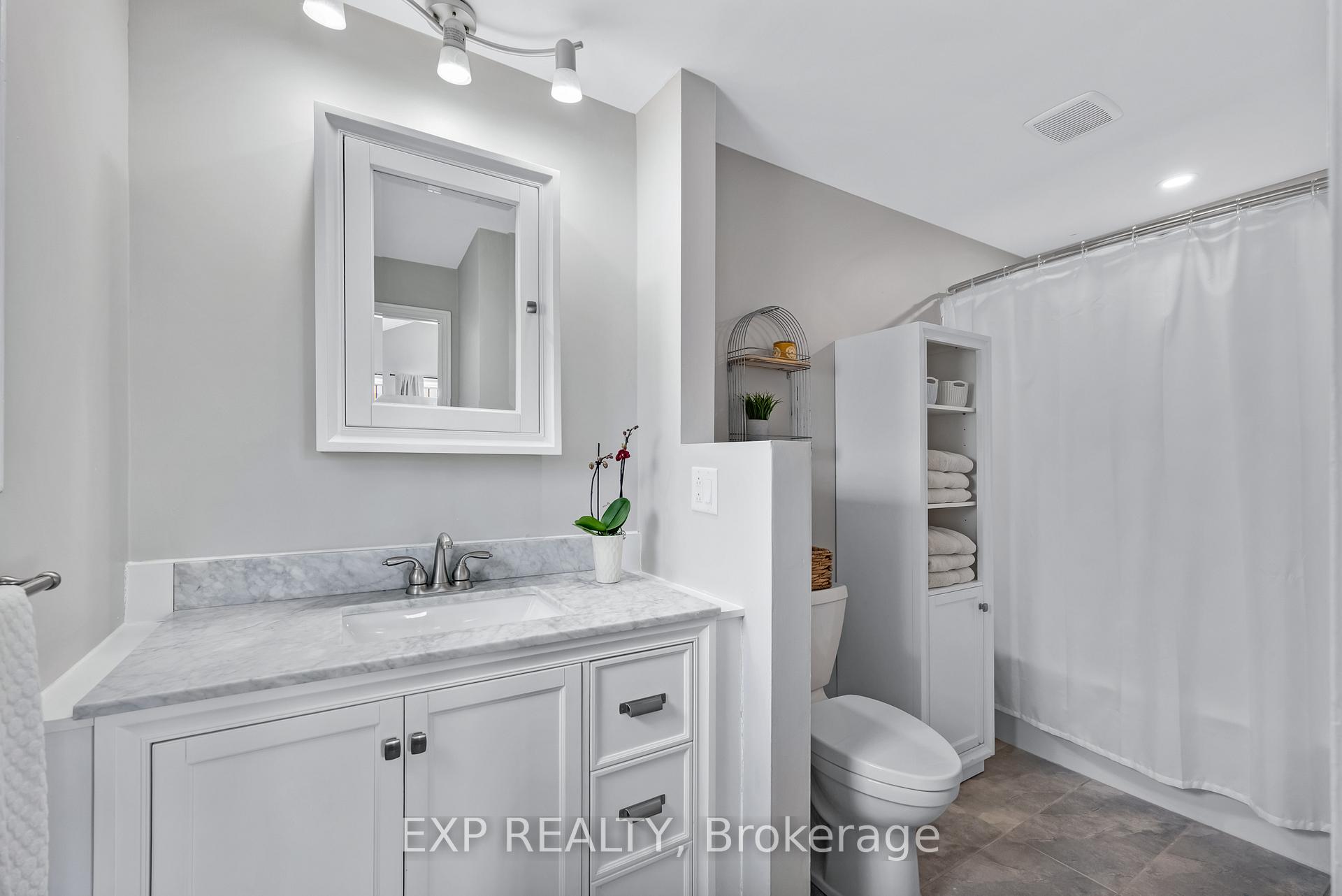 Photo 21 of 36 Brennan Avenue, Barrie, South Shore — HOMEH