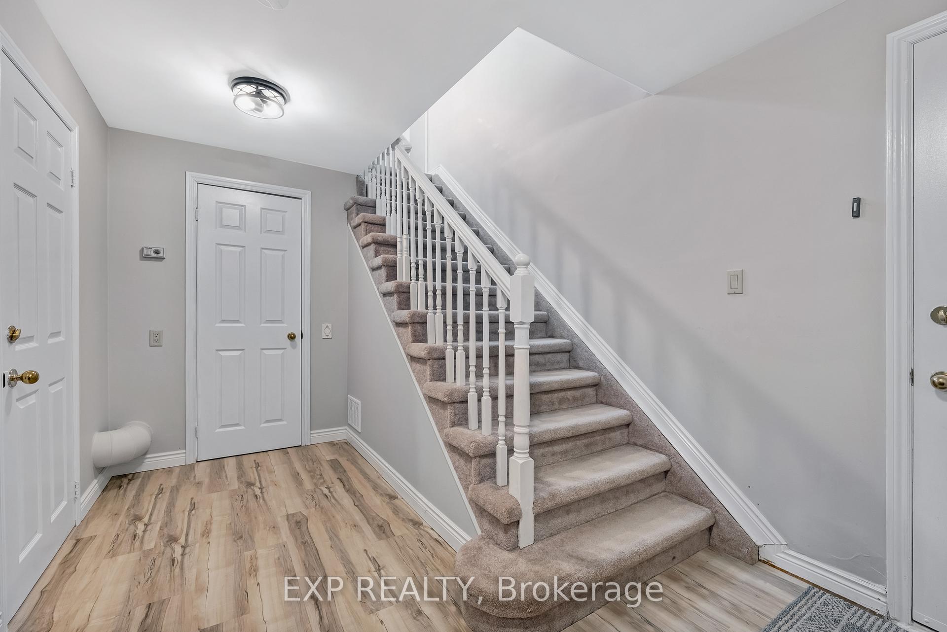 Photo 25 of 36 Brennan Avenue, Barrie, South Shore — HOMEH