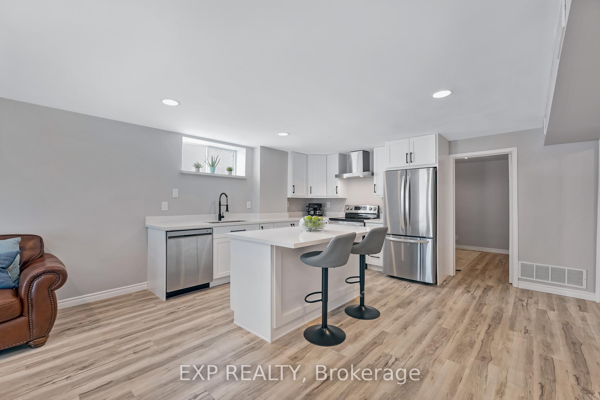 Photo 27 of 36 Brennan Avenue, Barrie, South Shore — HOMEH