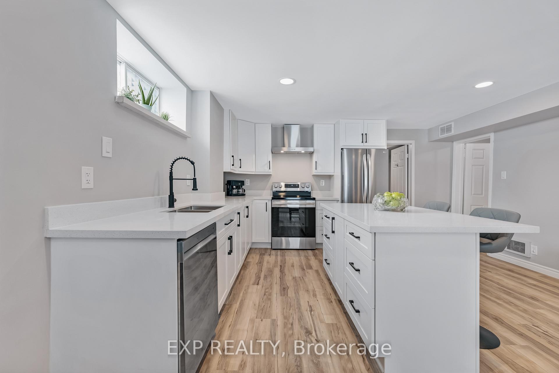 Photo 29 of 36 Brennan Avenue, Barrie, South Shore — HOMEH