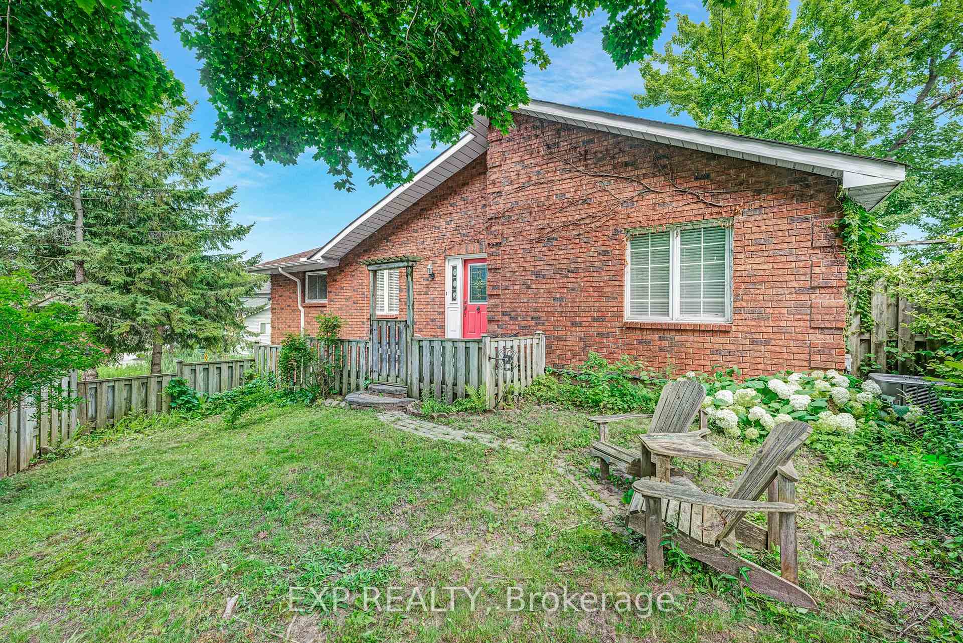 Photo 37 of 36 Brennan Avenue, Barrie, South Shore — HOMEH