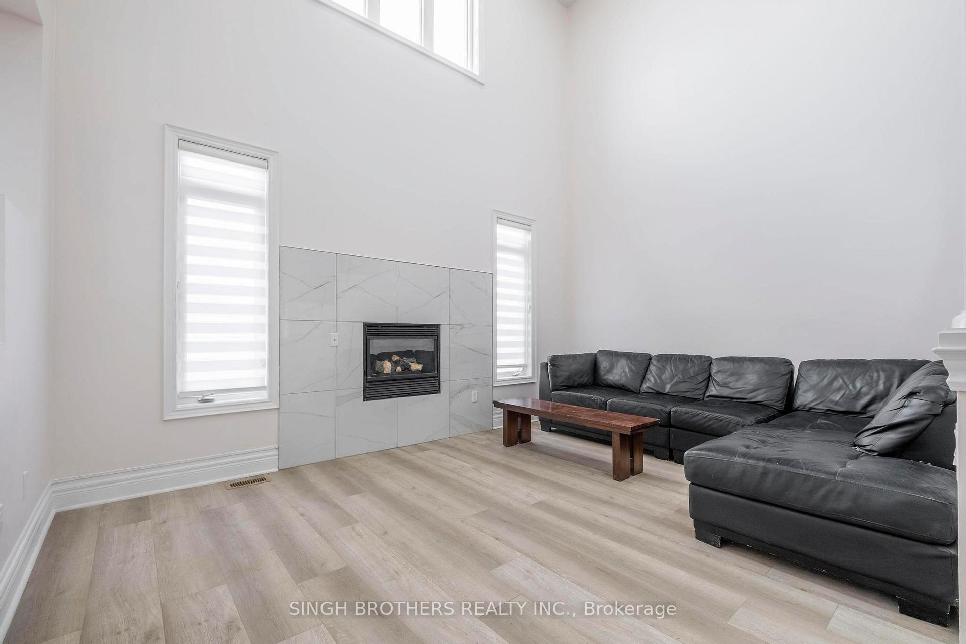 Photo 10 of Unit Upper, 78 Mainard Crescent, Brampton, Sandringham-Wellington — HOMEH