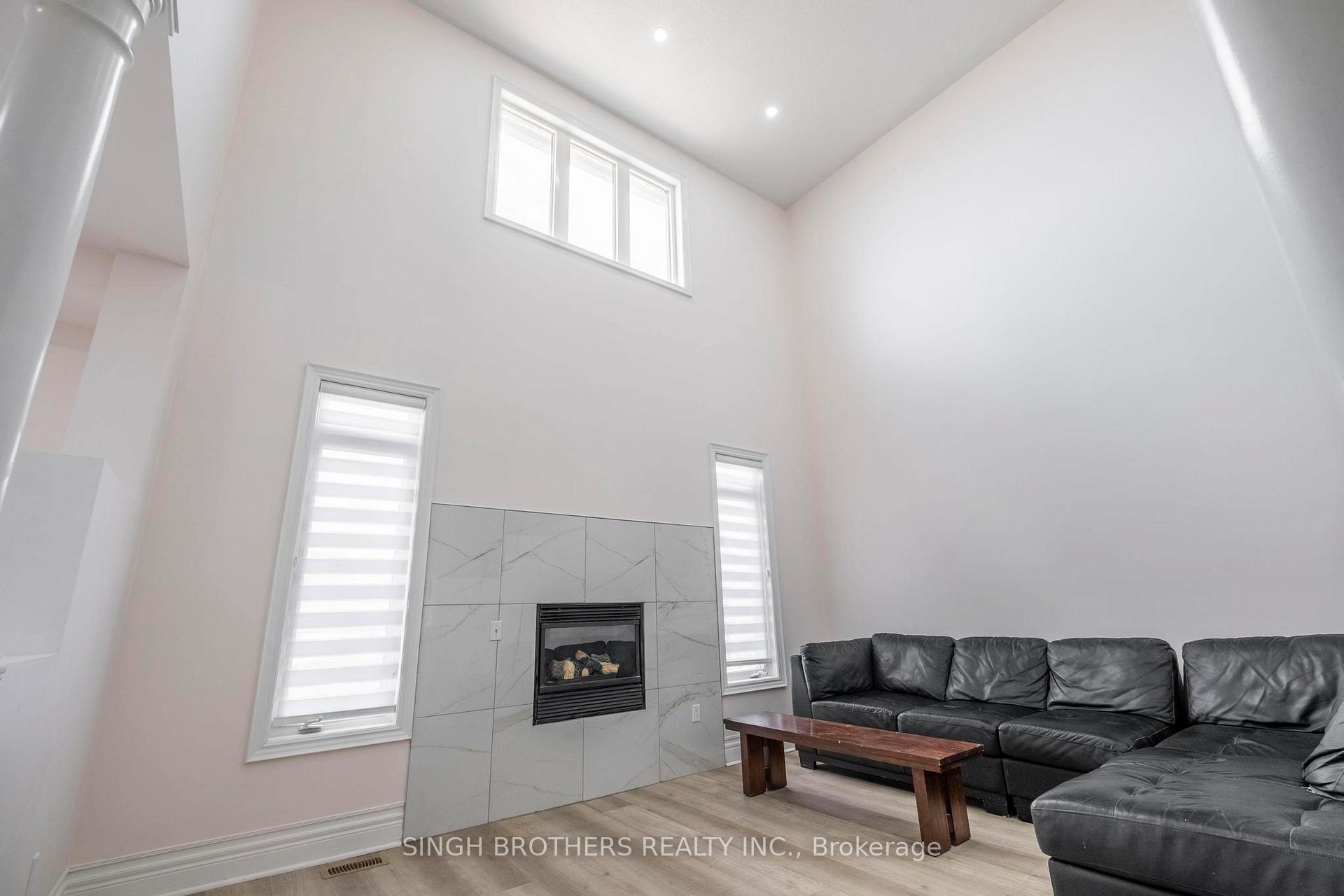 Photo 11 of Unit Upper, 78 Mainard Crescent, Brampton, Sandringham-Wellington — HOMEH