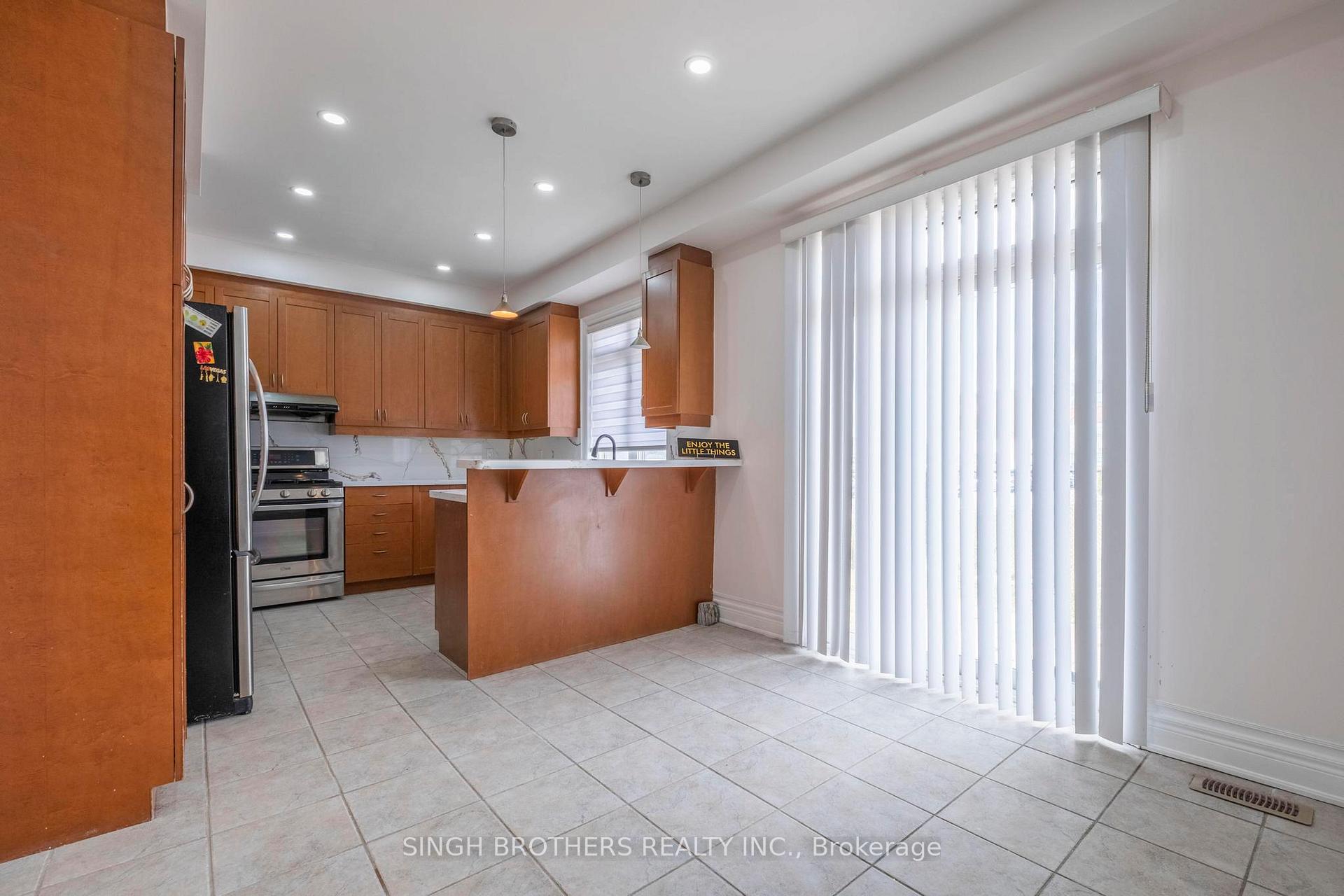 Photo 14 of Unit Upper, 78 Mainard Crescent, Brampton, Sandringham-Wellington — HOMEH