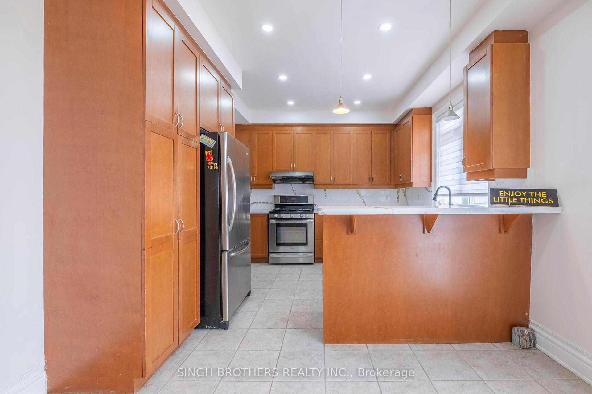Photo 15 of Unit Upper, 78 Mainard Crescent, Brampton, Sandringham-Wellington — HOMEH