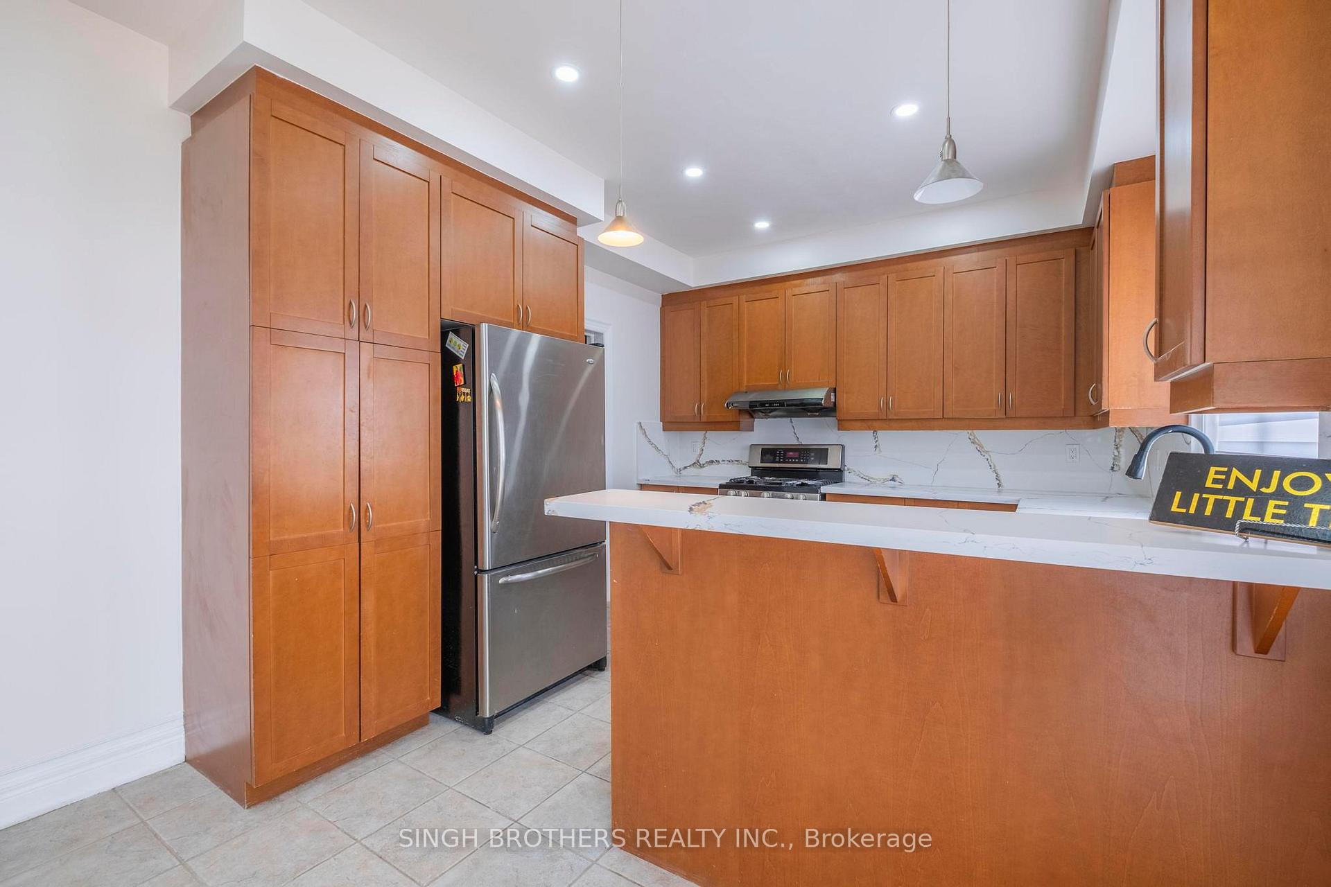 Photo 16 of Unit Upper, 78 Mainard Crescent, Brampton, Sandringham-Wellington — HOMEH