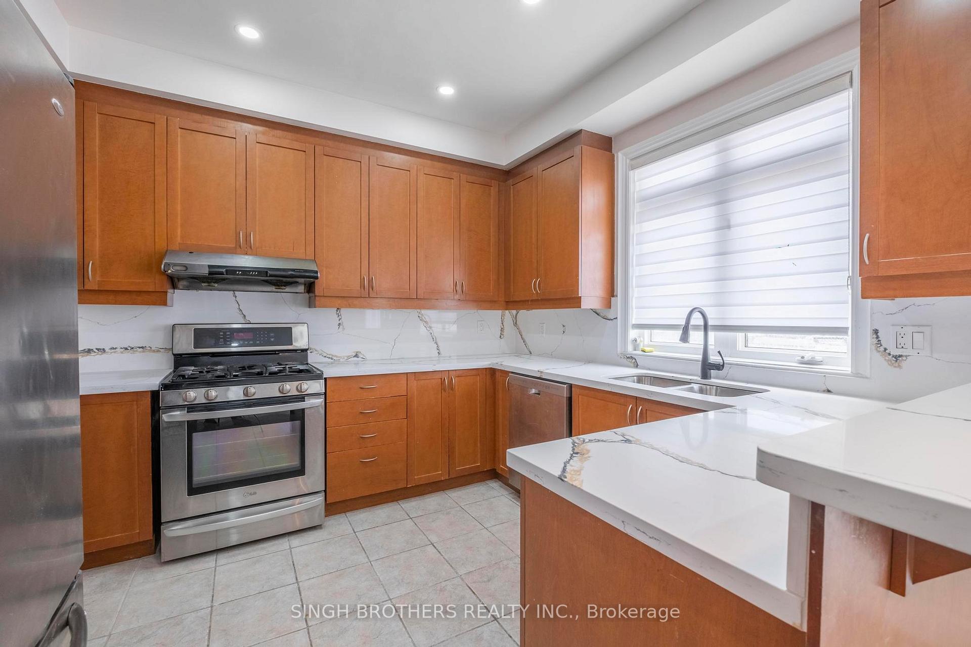 Photo 17 of Unit Upper, 78 Mainard Crescent, Brampton, Sandringham-Wellington — HOMEH