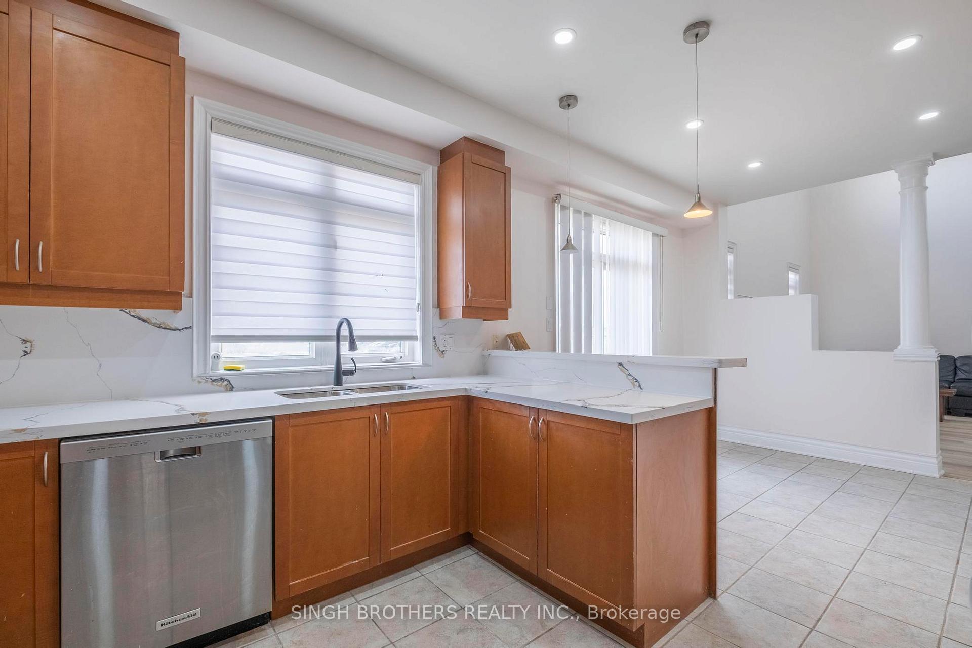 Photo 18 of Unit Upper, 78 Mainard Crescent, Brampton, Sandringham-Wellington — HOMEH
