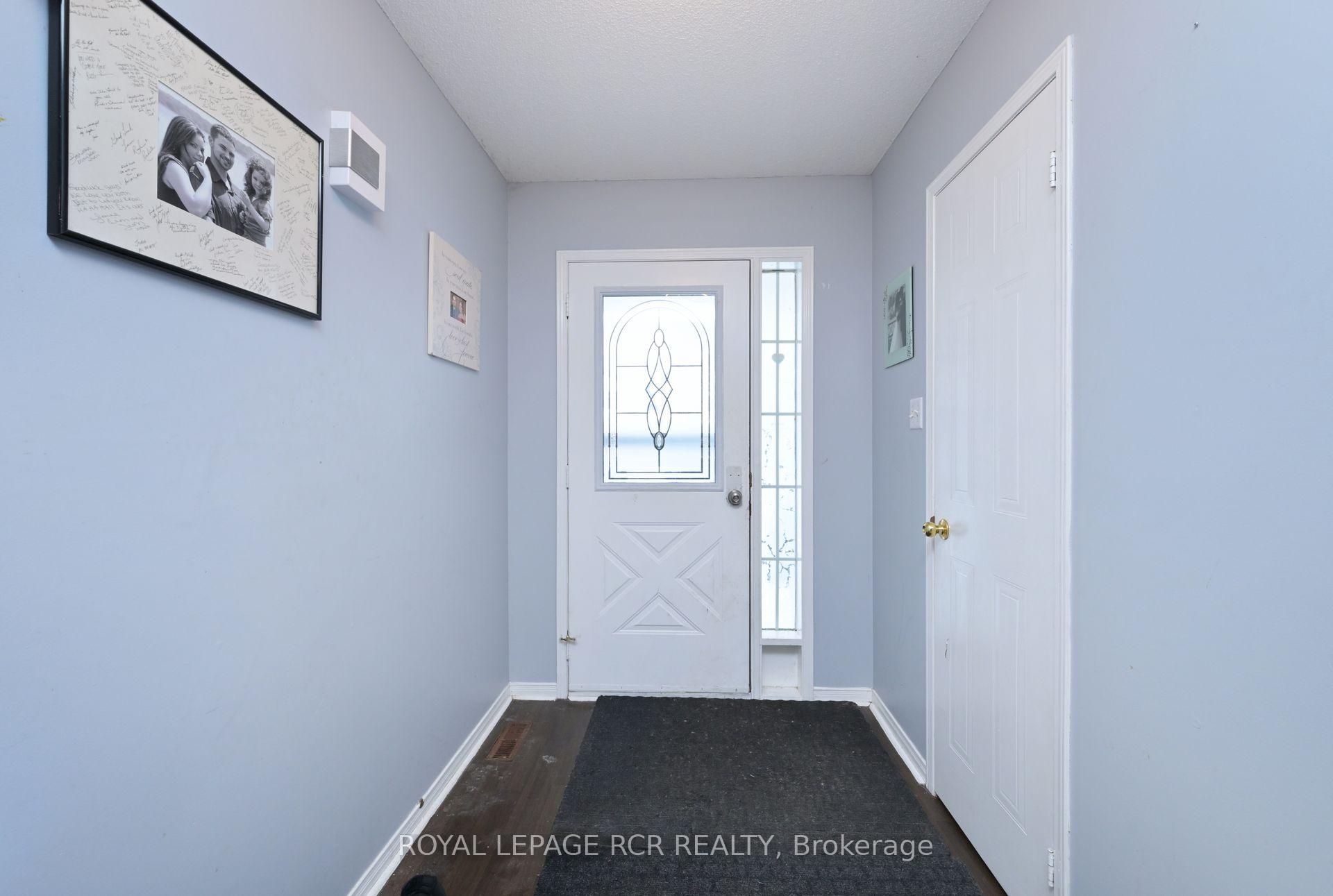 Photo 3 of 90 Cunningham Drive, Barrie, Ardagh — HOMEH