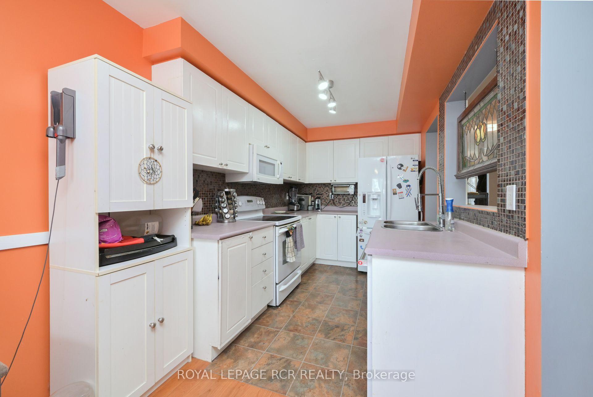 Photo 6 of 90 Cunningham Drive, Barrie, Ardagh — HOMEH