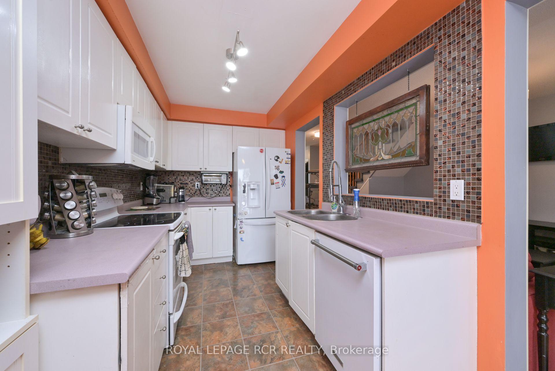 Photo 7 of 90 Cunningham Drive, Barrie, Ardagh — HOMEH
