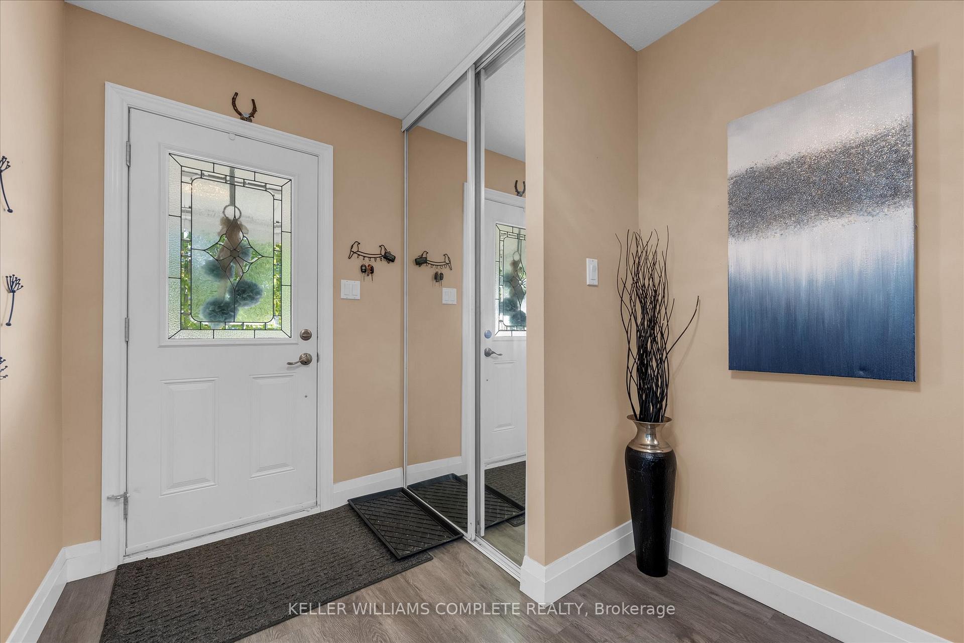 Photo 3 of 58 Nordale Crescent, Hamilton, Stoney Creek Mountain — HOMEH