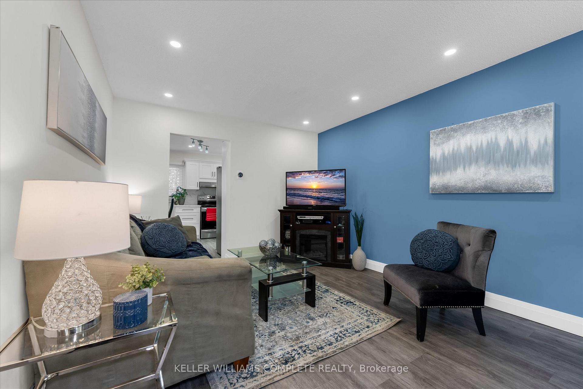 Photo 5 of 58 Nordale Crescent, Hamilton, Stoney Creek Mountain — HOMEH