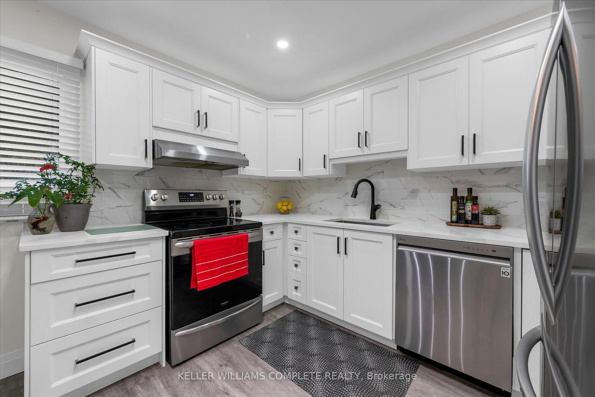 Photo 8 of 58 Nordale Crescent, Hamilton, Stoney Creek Mountain — HOMEH