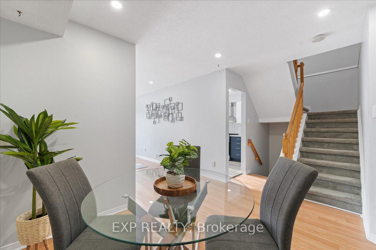 Photo 9 of 12 Claridge Drive N, Ottawa, Barrhaven - Longfields — HOMEH