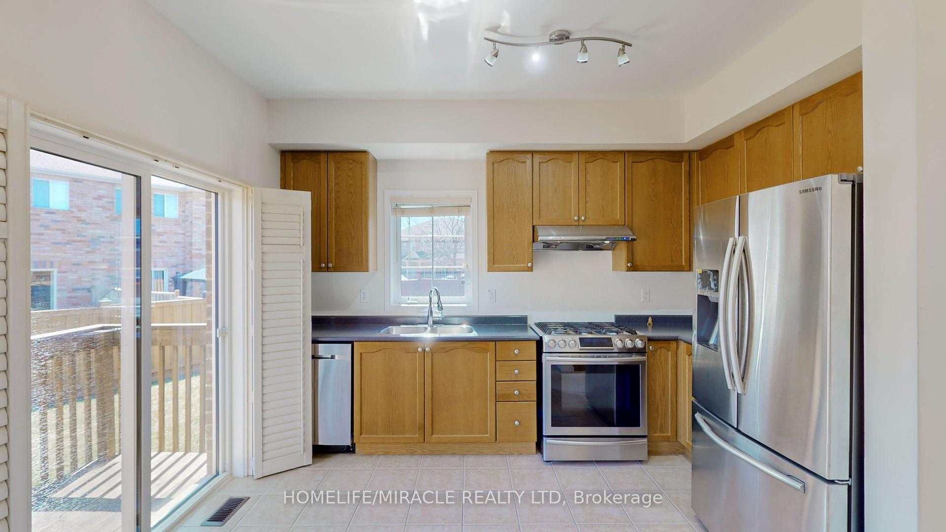 Photo 13 of 59 Commodore Drive, Brampton, Credit Valley — HOMEH