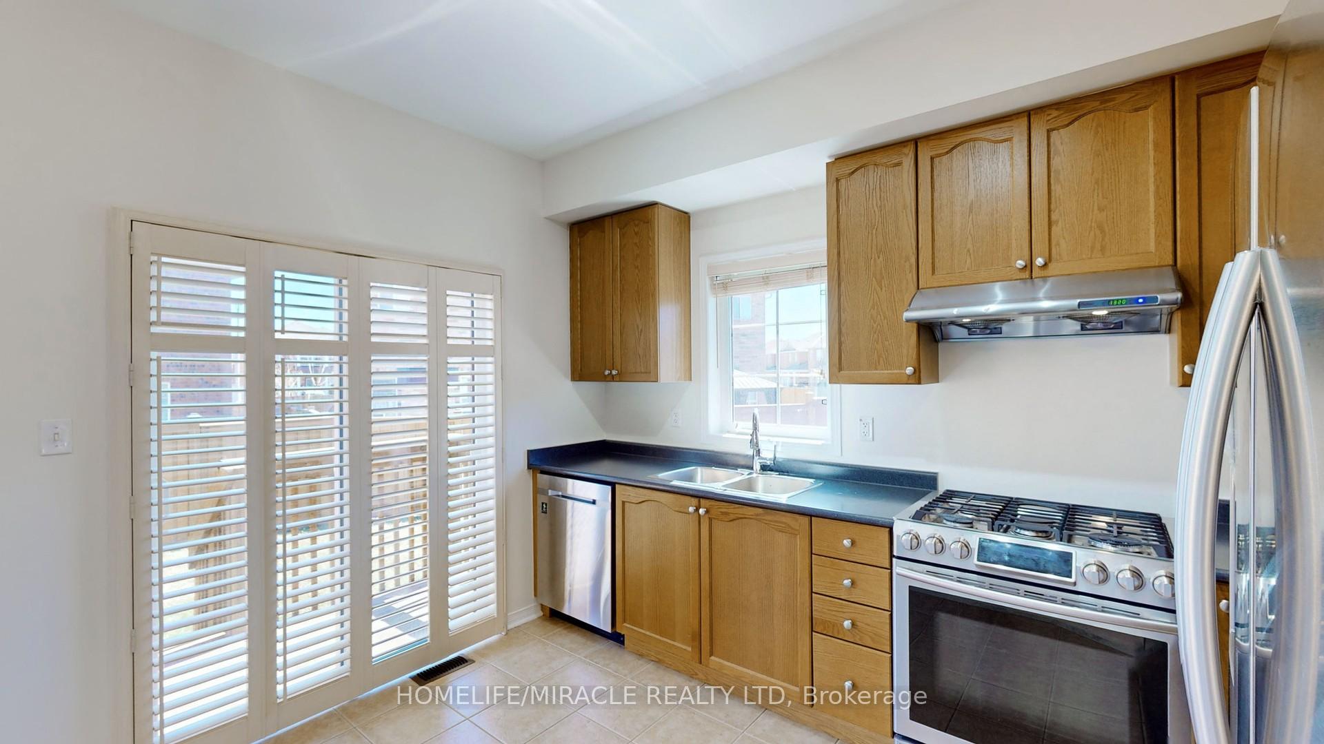 Photo 15 of 59 Commodore Drive, Brampton, Credit Valley — HOMEH