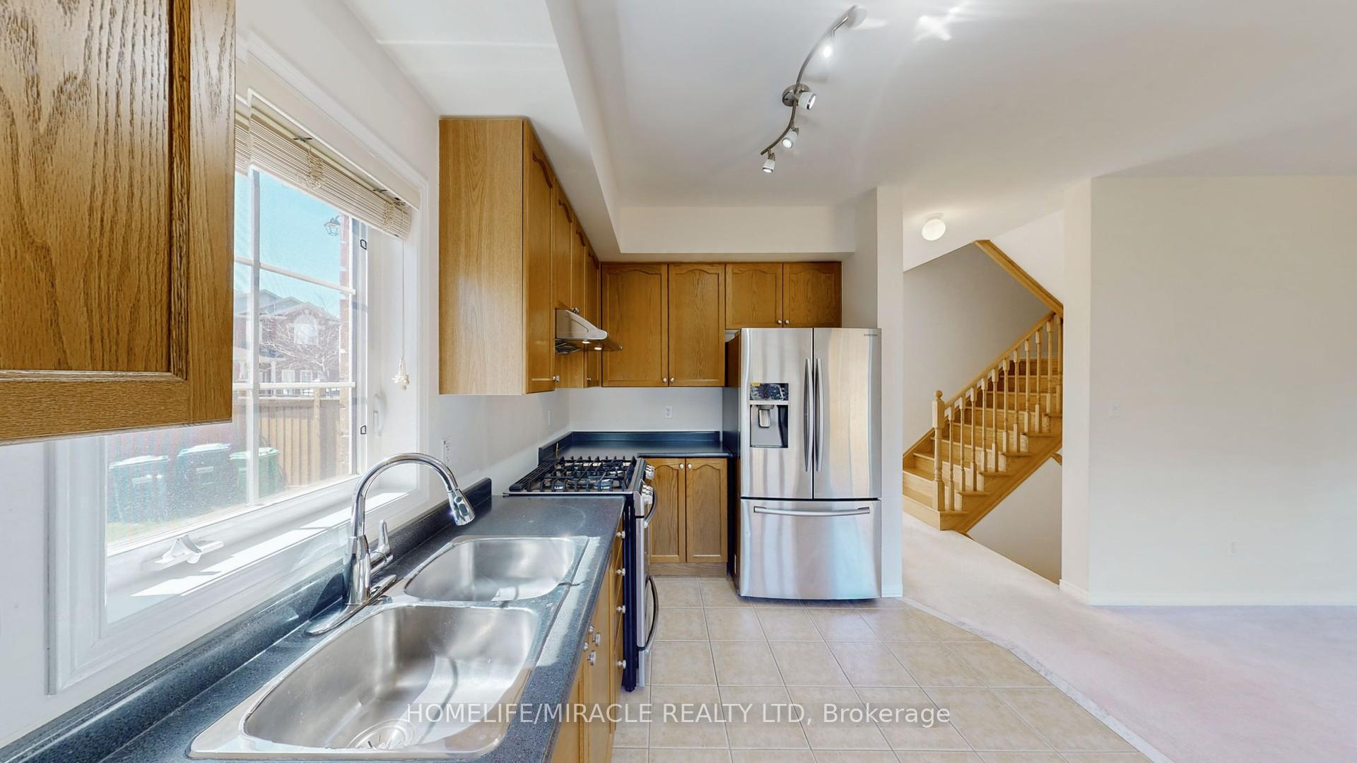 Photo 17 of 59 Commodore Drive, Brampton, Credit Valley — HOMEH