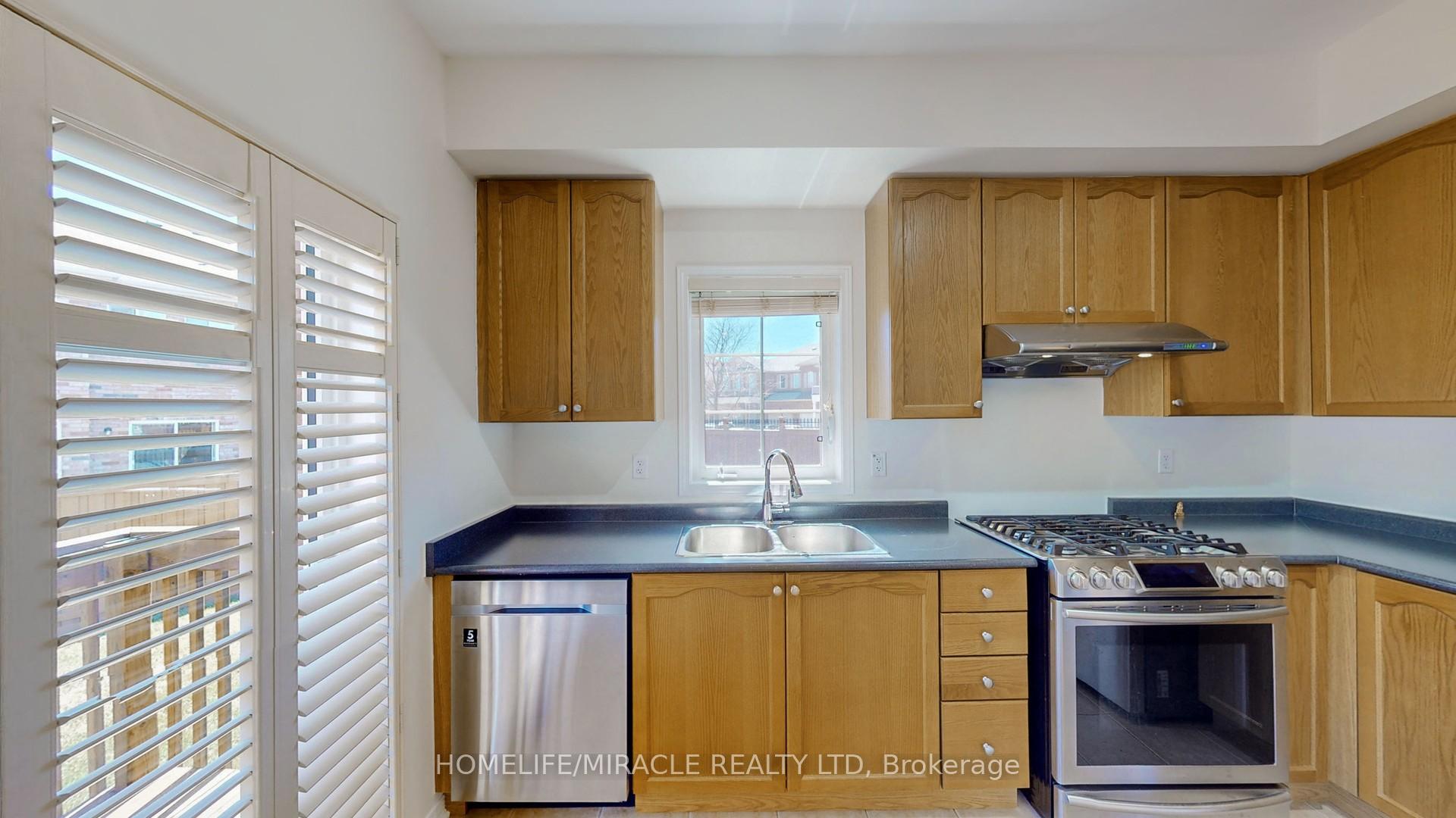Photo 18 of 59 Commodore Drive, Brampton, Credit Valley — HOMEH