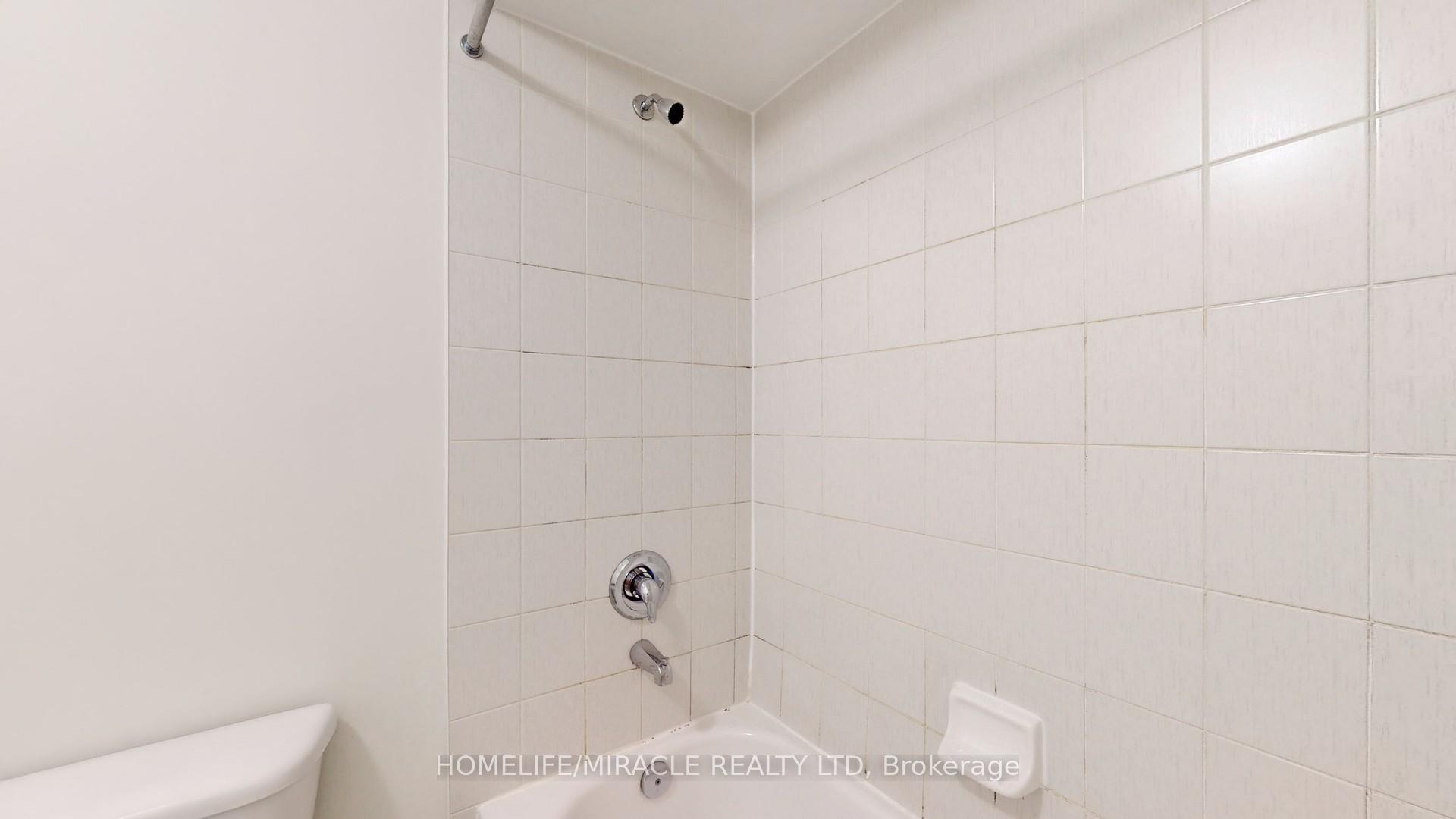 Photo 44 of 59 Commodore Drive, Brampton, Credit Valley — HOMEH