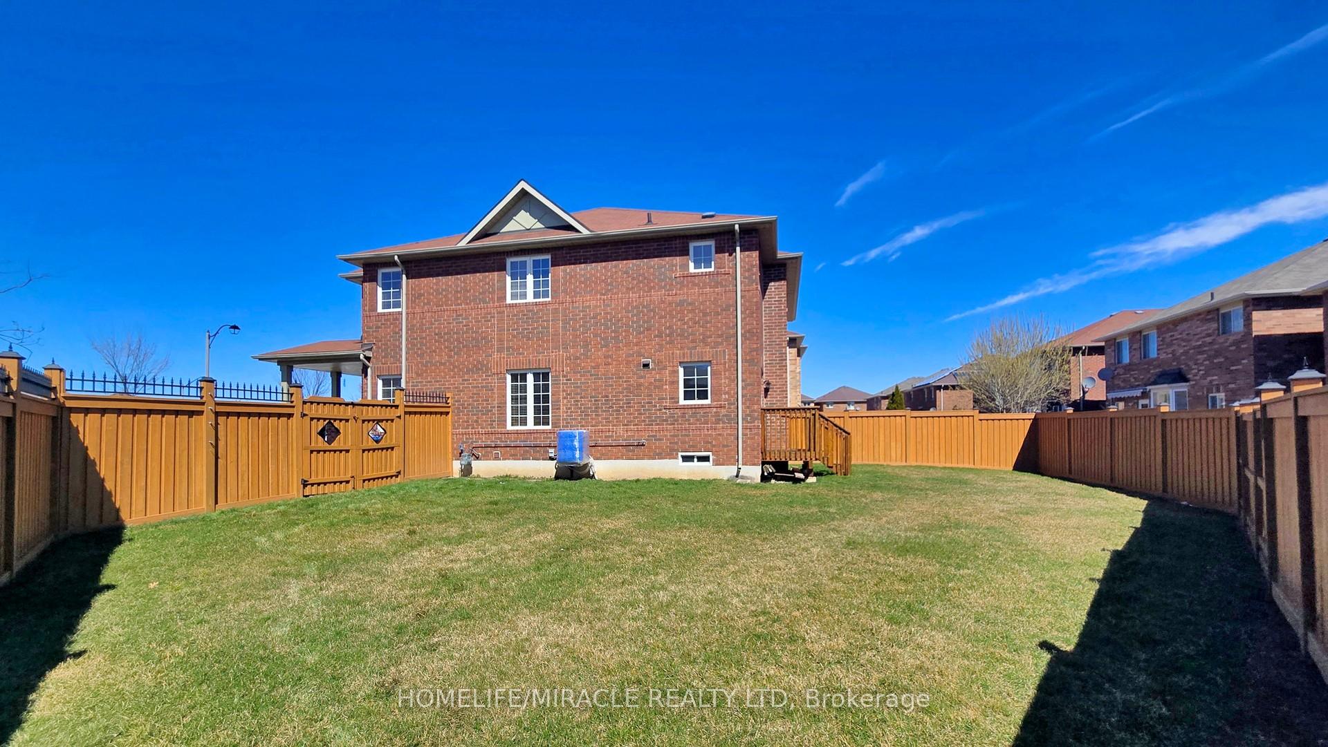 Photo 50 of 59 Commodore Drive, Brampton, Credit Valley — HOMEH
