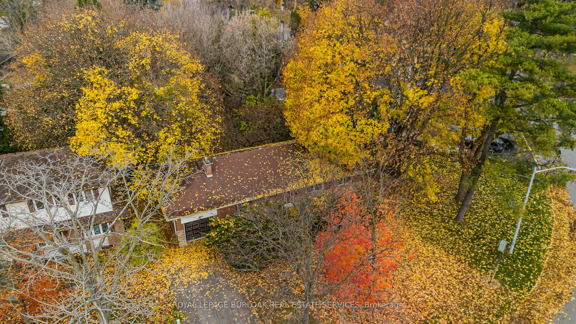 Photo 6 of 4041 Apple Valley Lane, Burlington, Shoreacres — HOMEH