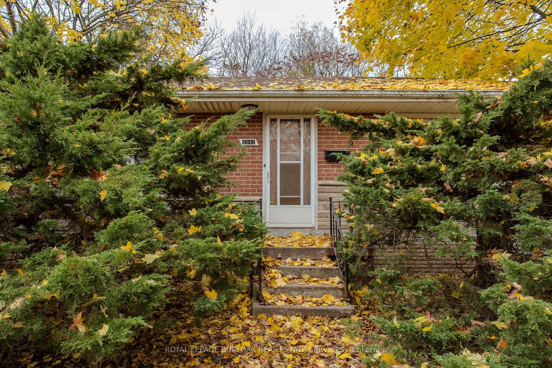 Photo 9 of 4041 Apple Valley Lane, Burlington, Shoreacres — HOMEH